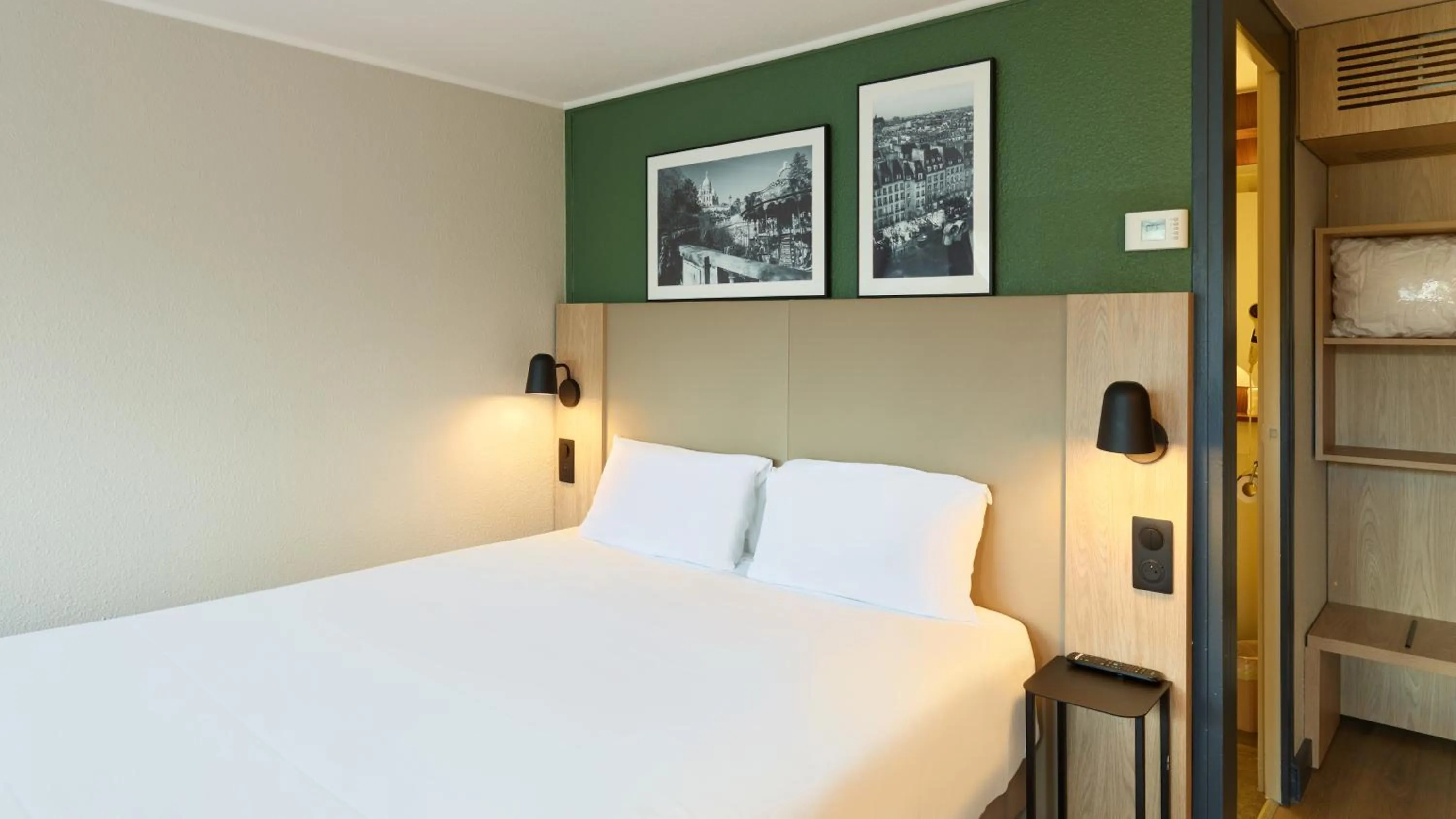 Bedroom, Bed in Campanile NATURE - Sannois Ermont