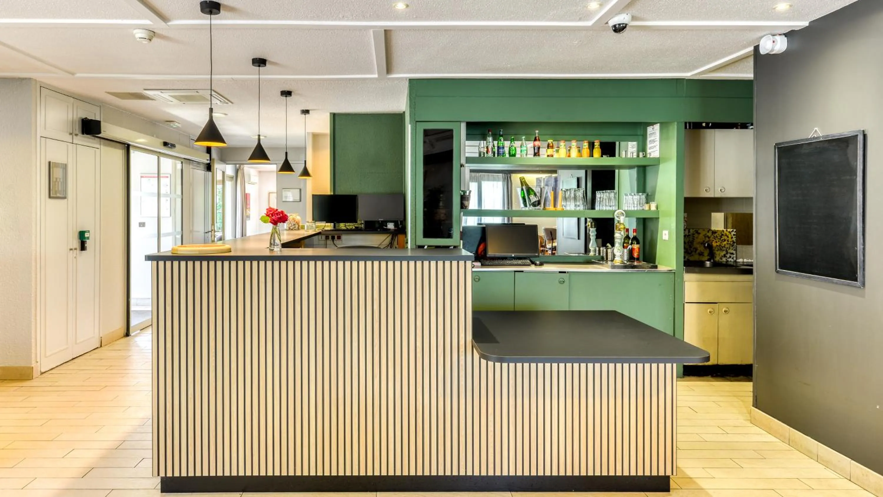 Lobby or reception in Kyriad Sannois - Ermont