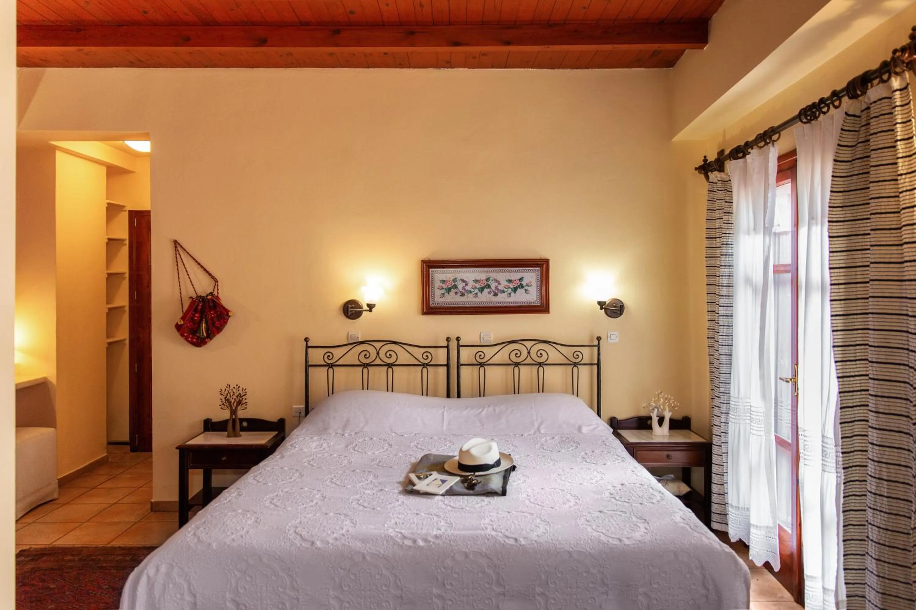 Photo of the whole room, Bed in Veneto Boutique Hotel