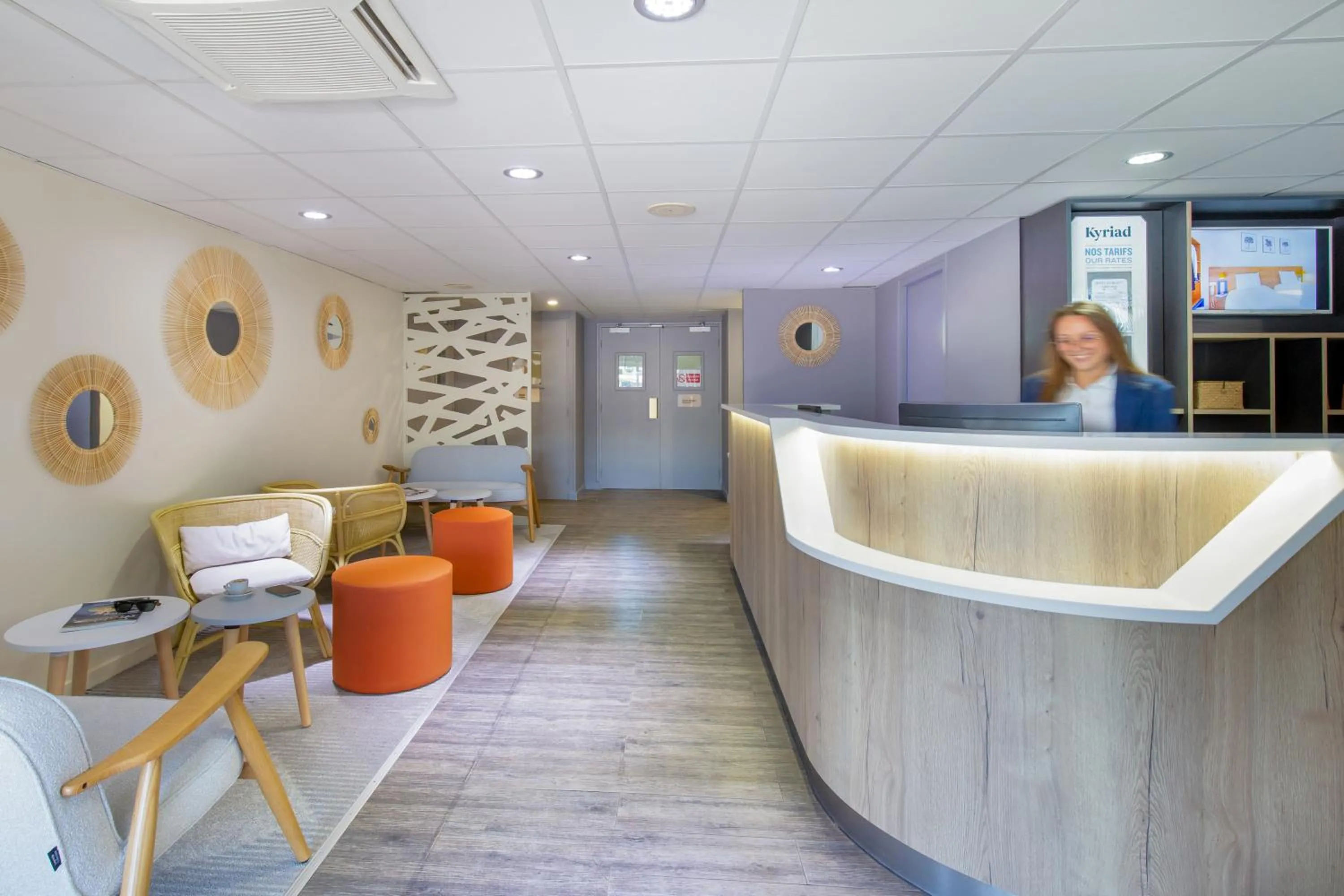 Lobby or reception in KYRIAD MARSEILLE EST - Aubagne Gémenos