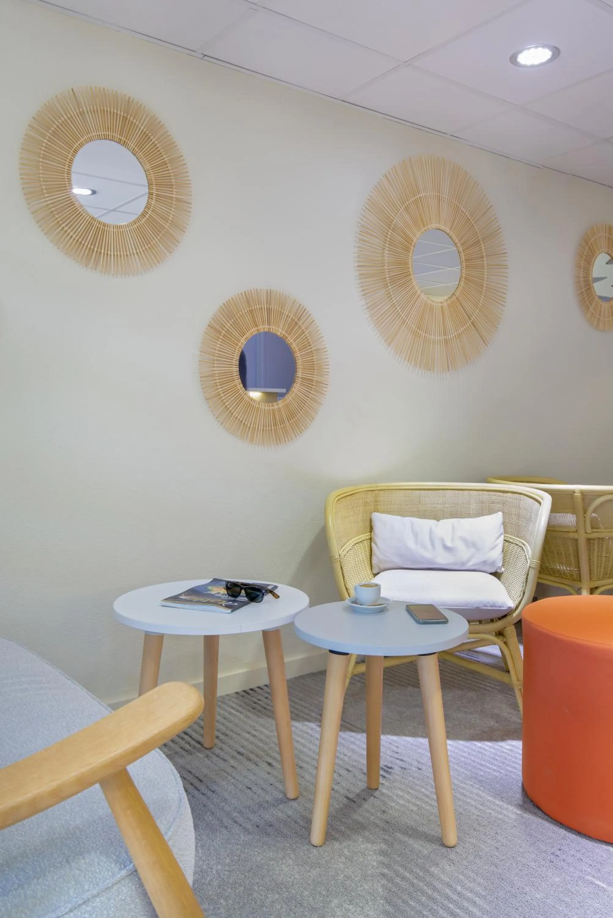 Lobby or reception in KYRIAD MARSEILLE EST - Aubagne Gémenos