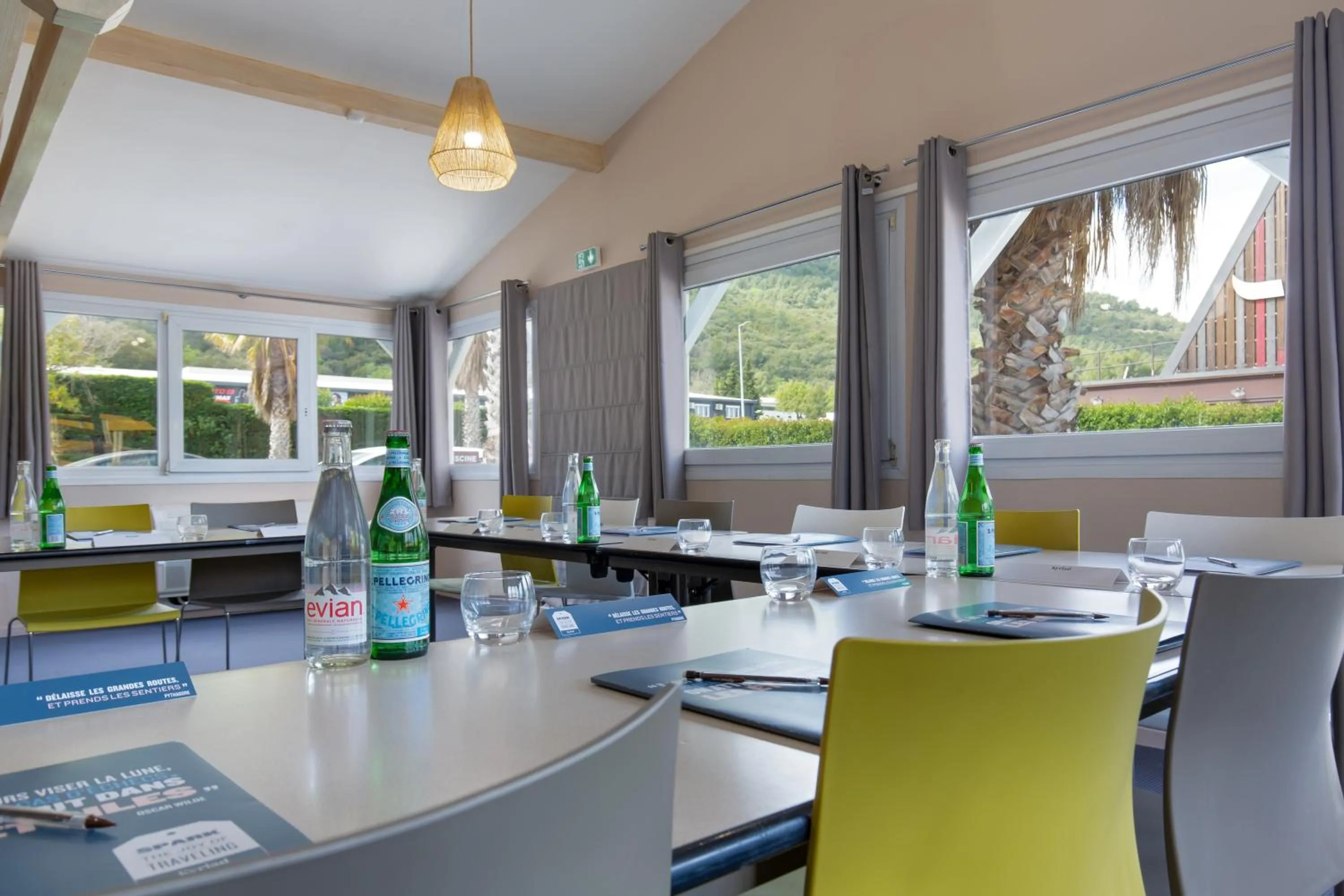 Meeting/conference room in KYRIAD MARSEILLE EST - Aubagne Gémenos