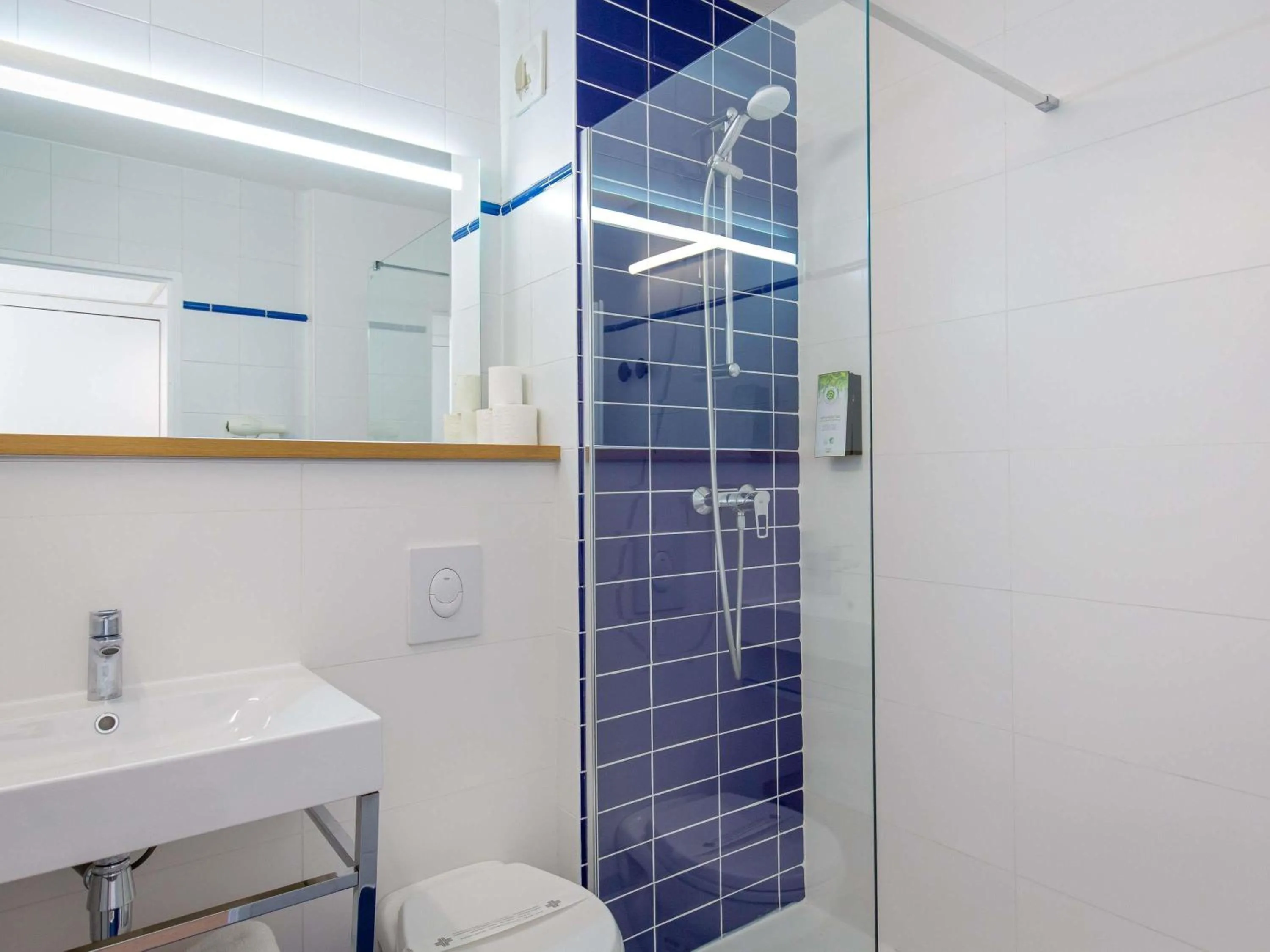 Bedroom in ibis Styles Aubagne Gemenos