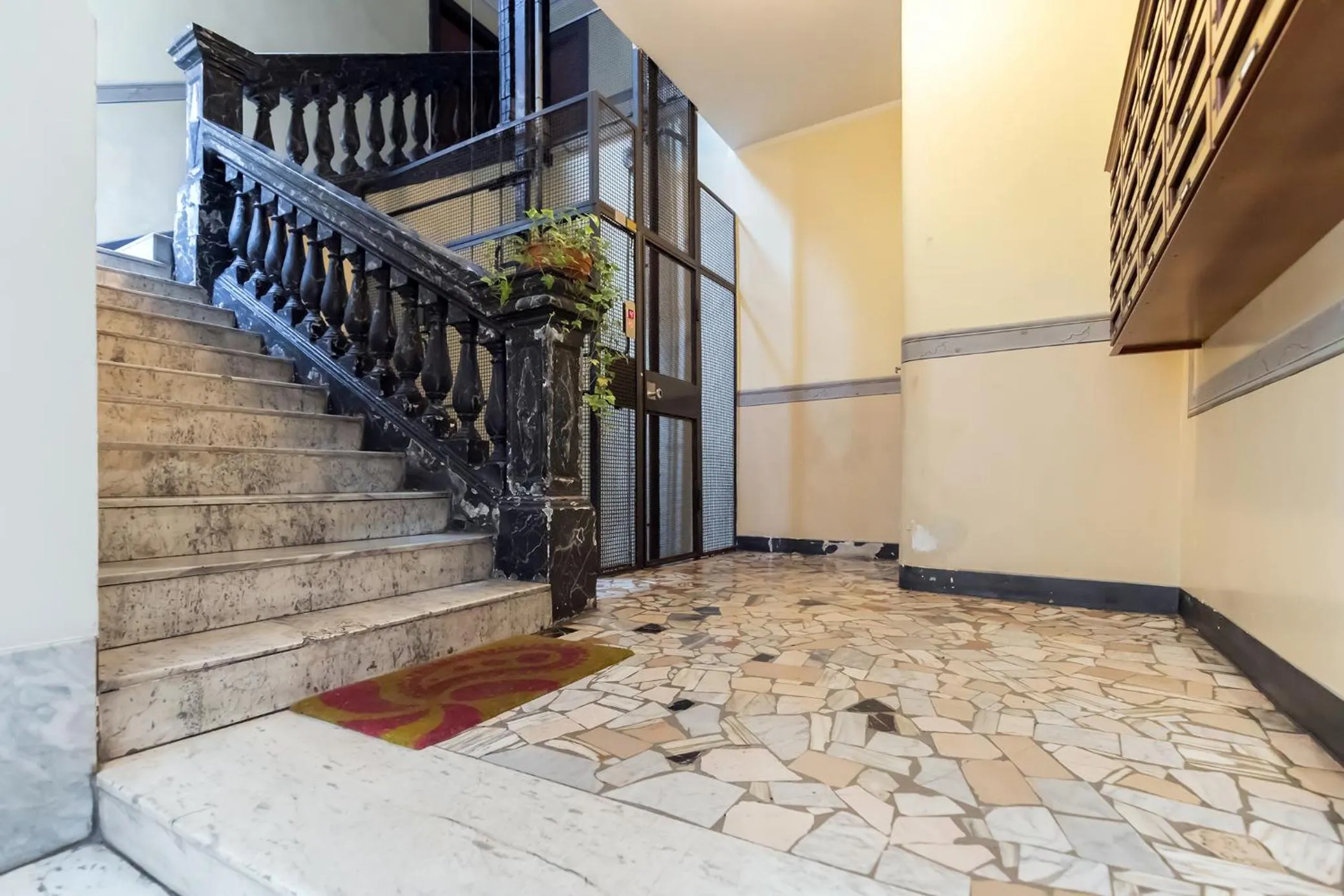 Property building in Milan Retreats Porta Venezia