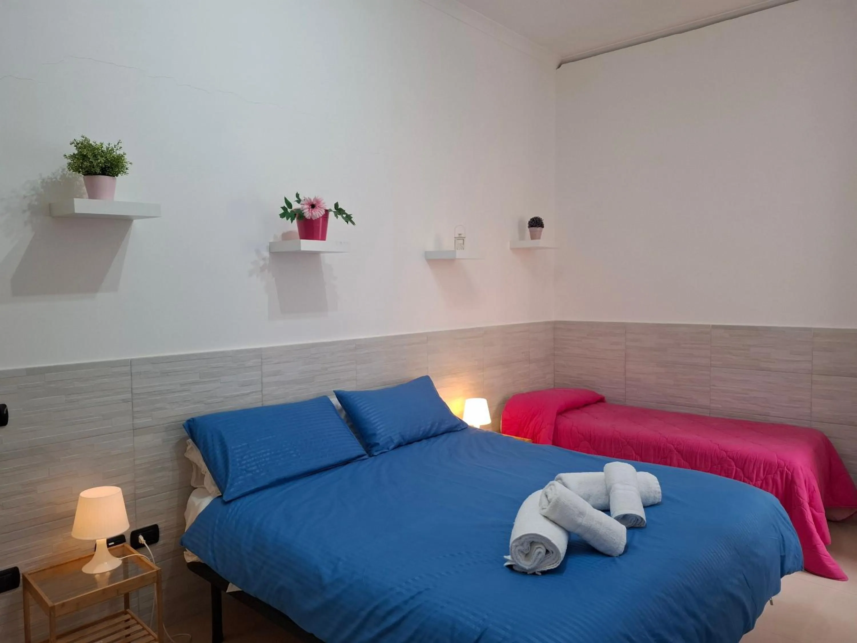 Photo of the whole room, Bed in Dimora Filangieri