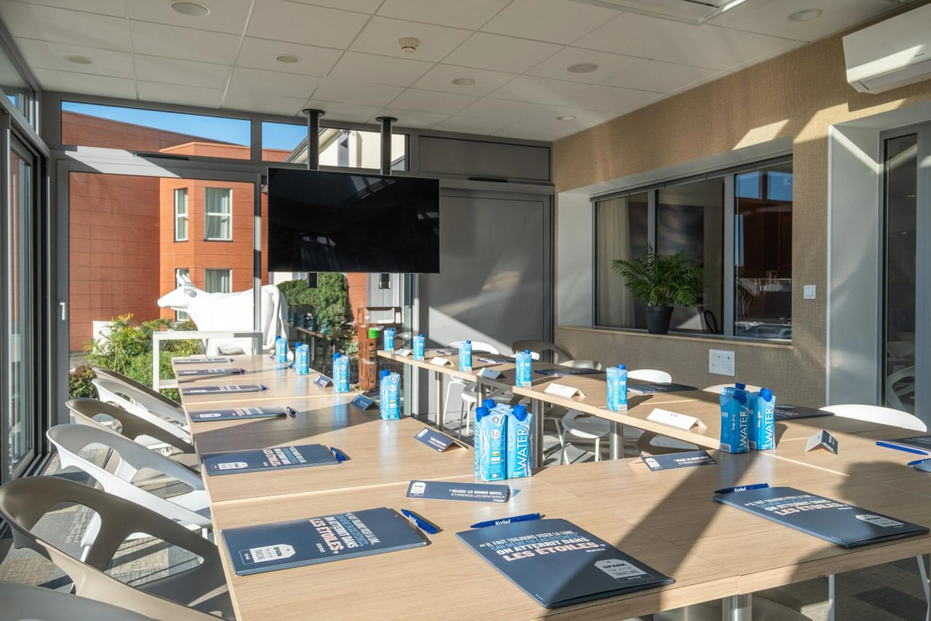 Meeting/conference room in Kyriad Le Mans Est