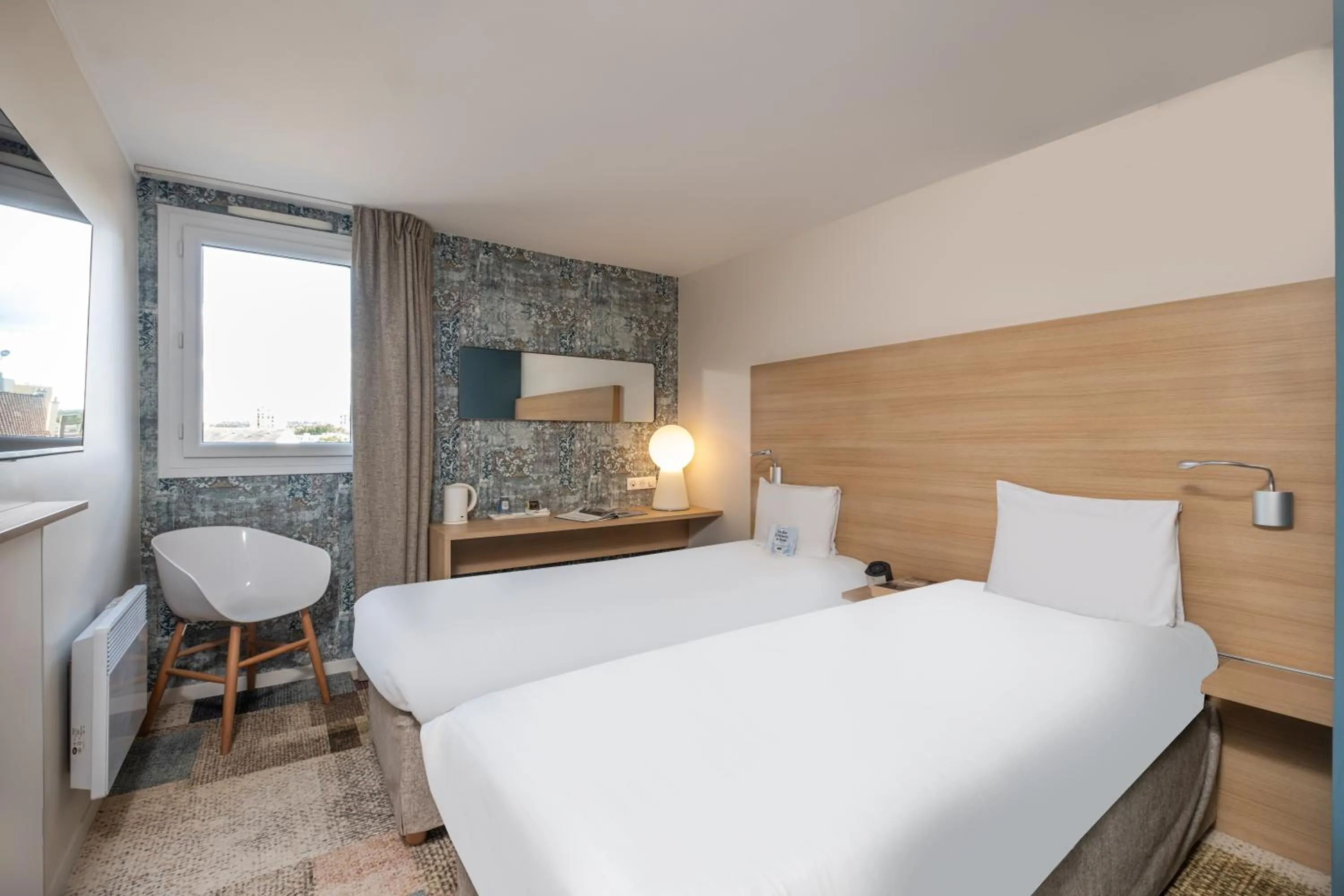 Bedroom, Bed in Kyriad Le Mans Est