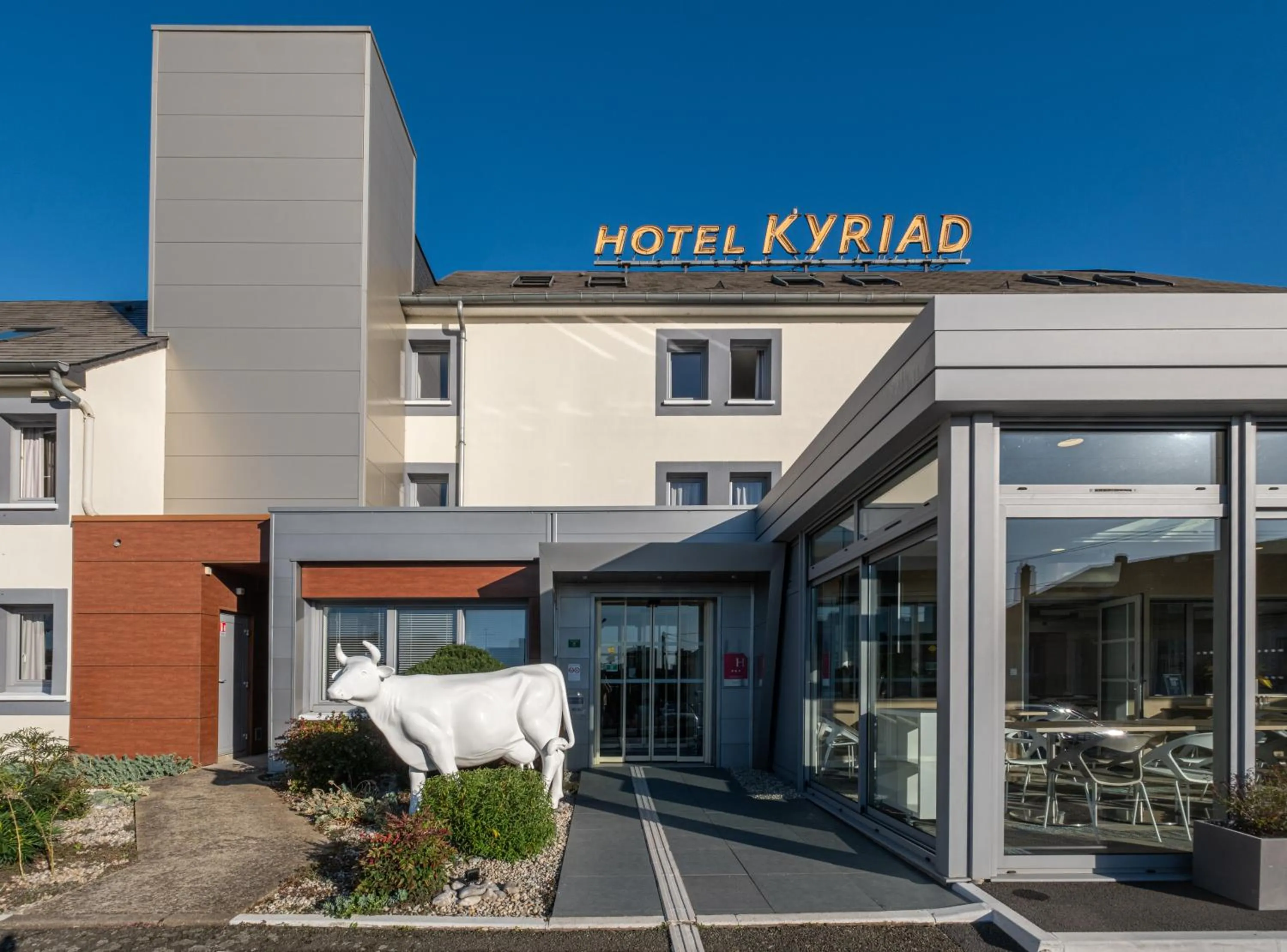 Property building in Kyriad Le Mans Est
