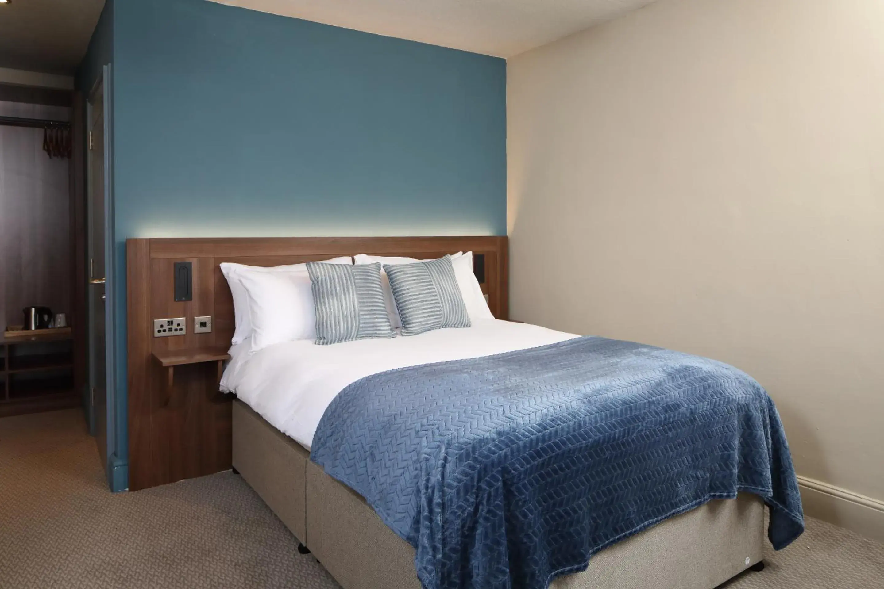 Standard Double Room in The Victoria Hotel Standard Double Room in The Victoria Hotel