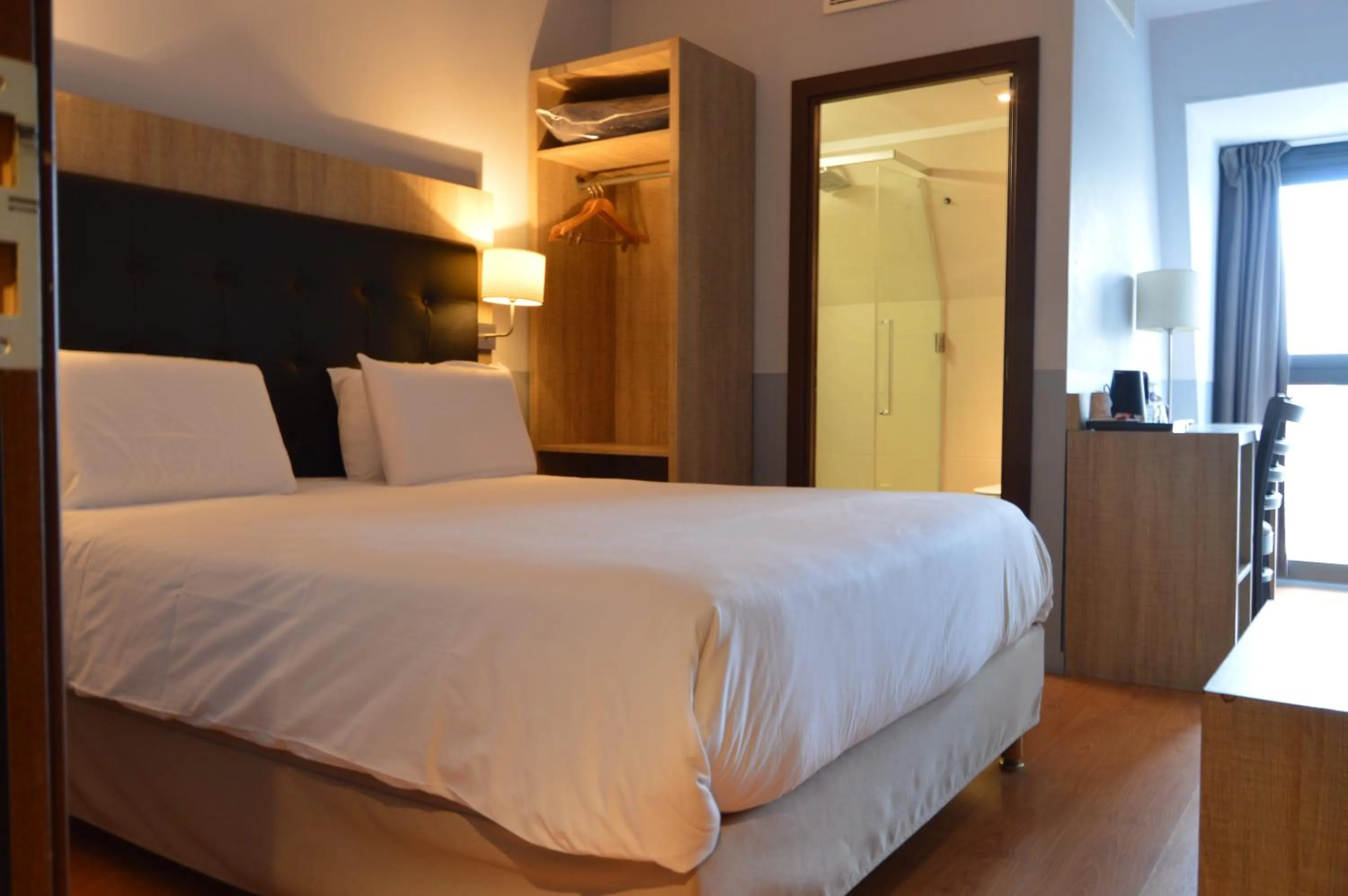 Bedroom, Bed in Kyriad Argenteuil