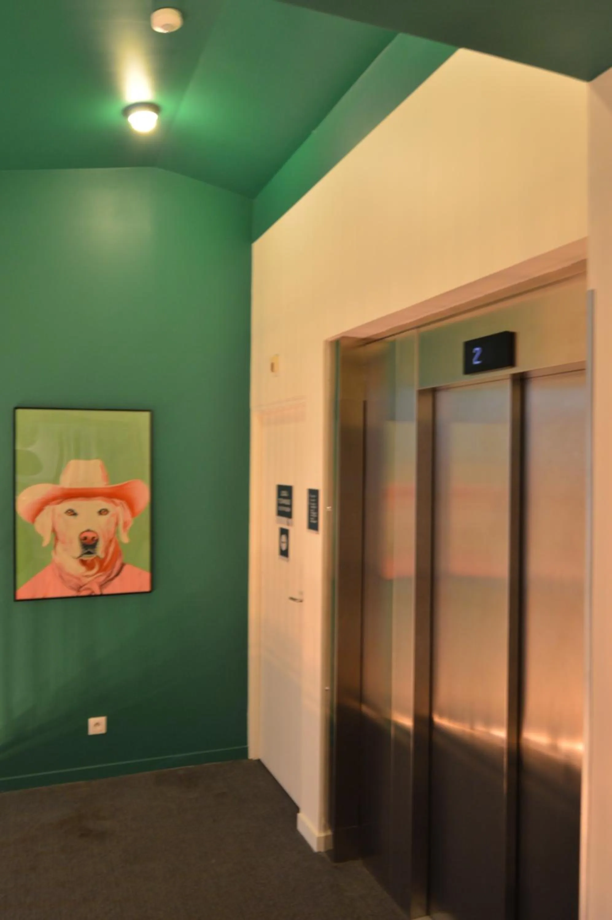 elevator in Kyriad Argenteuil