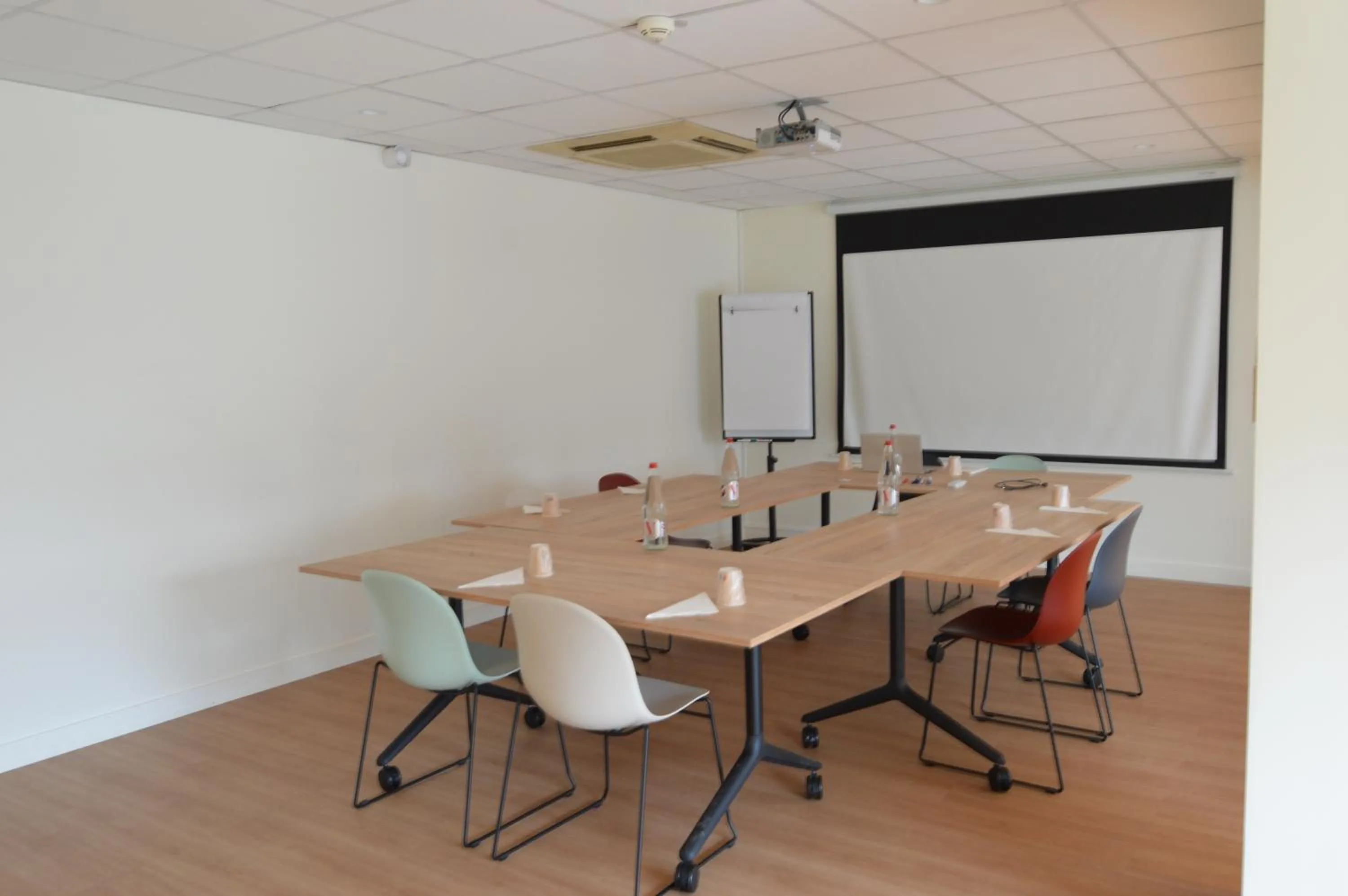 Meeting/conference room in Kyriad Argenteuil