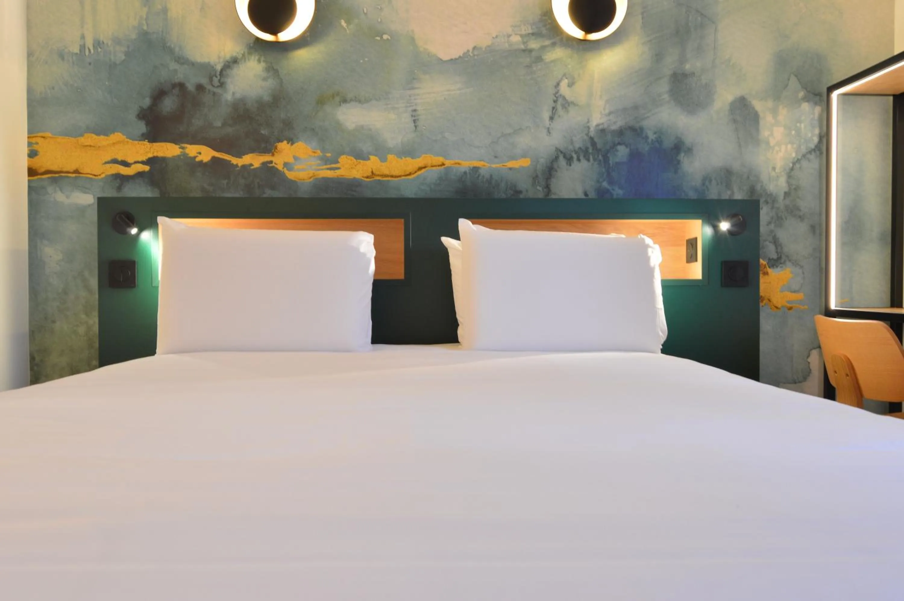 Bed in Kyriad Argenteuil