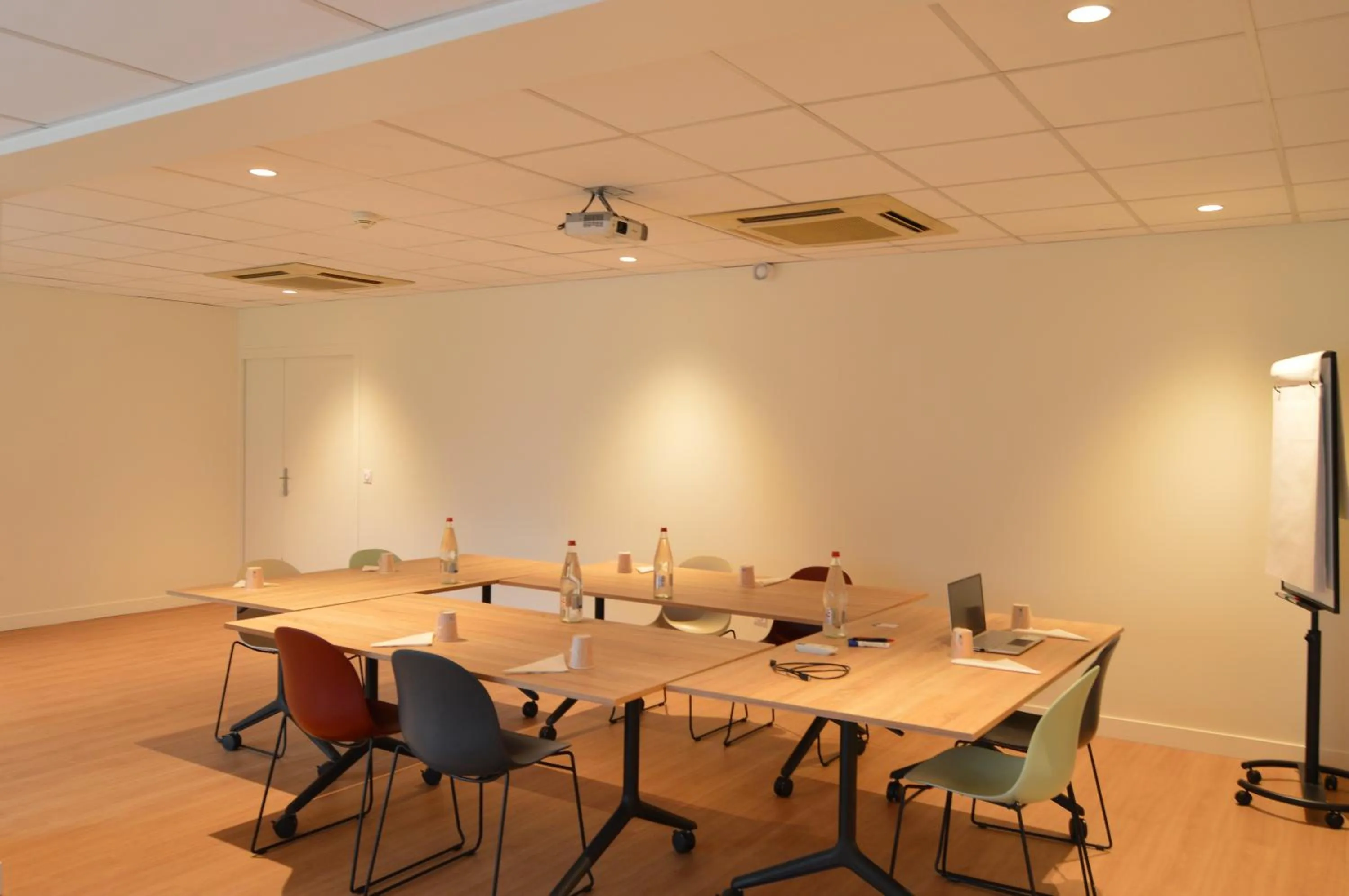 Meeting/conference room in Kyriad Argenteuil