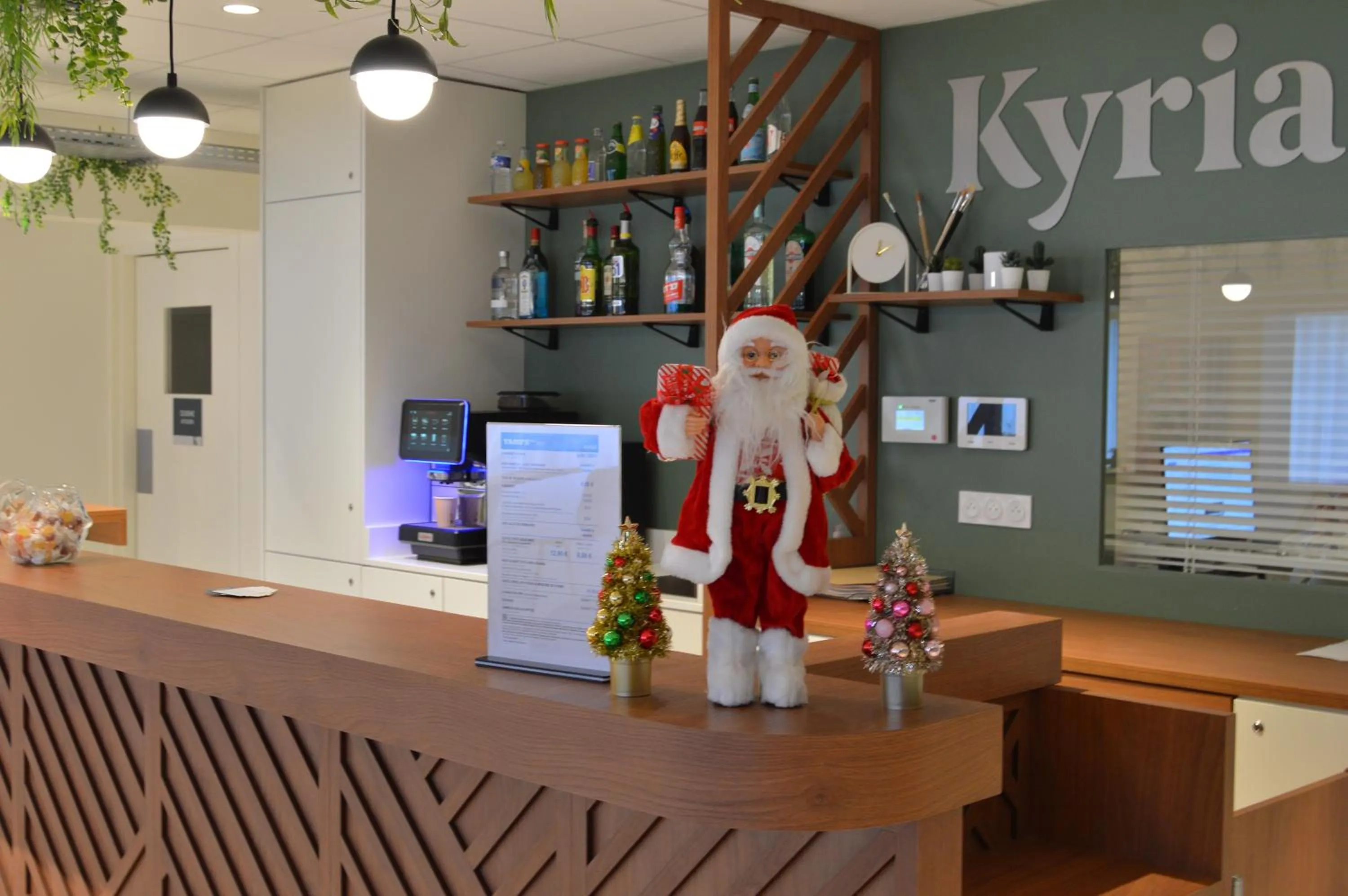 Lounge or bar in Kyriad Argenteuil