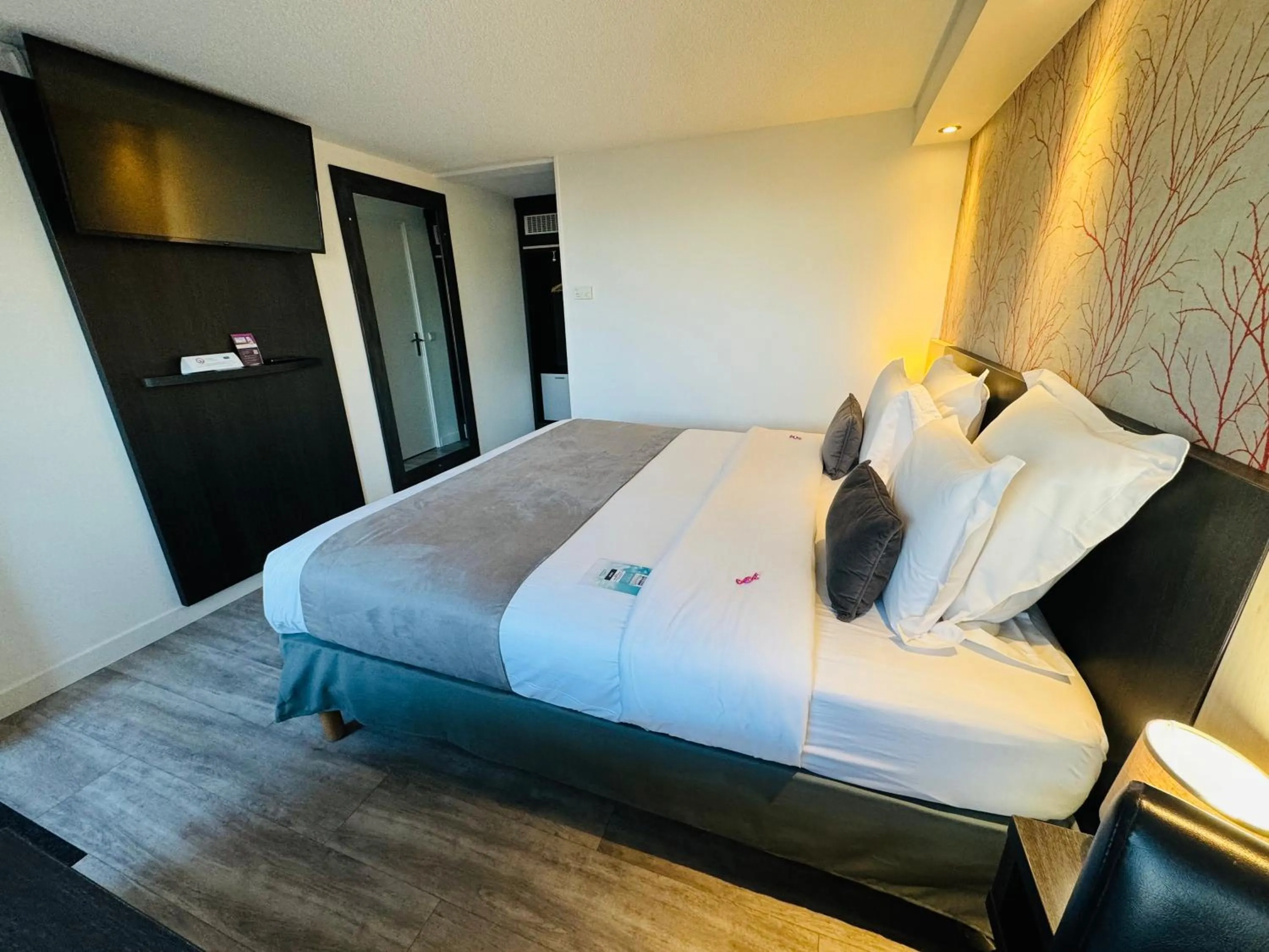 Bed in Kyriad Lisieux