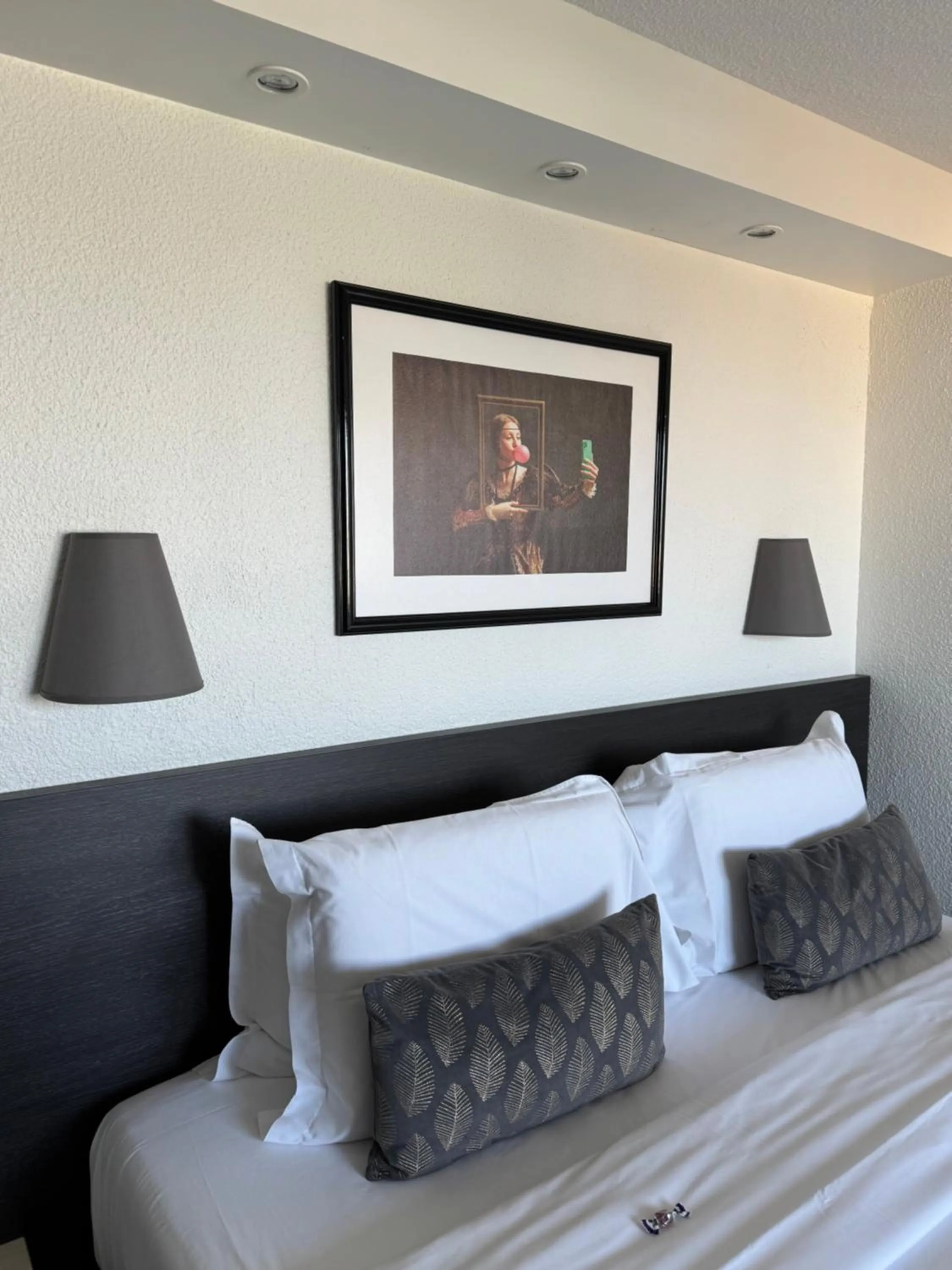 Bed in Kyriad Lisieux