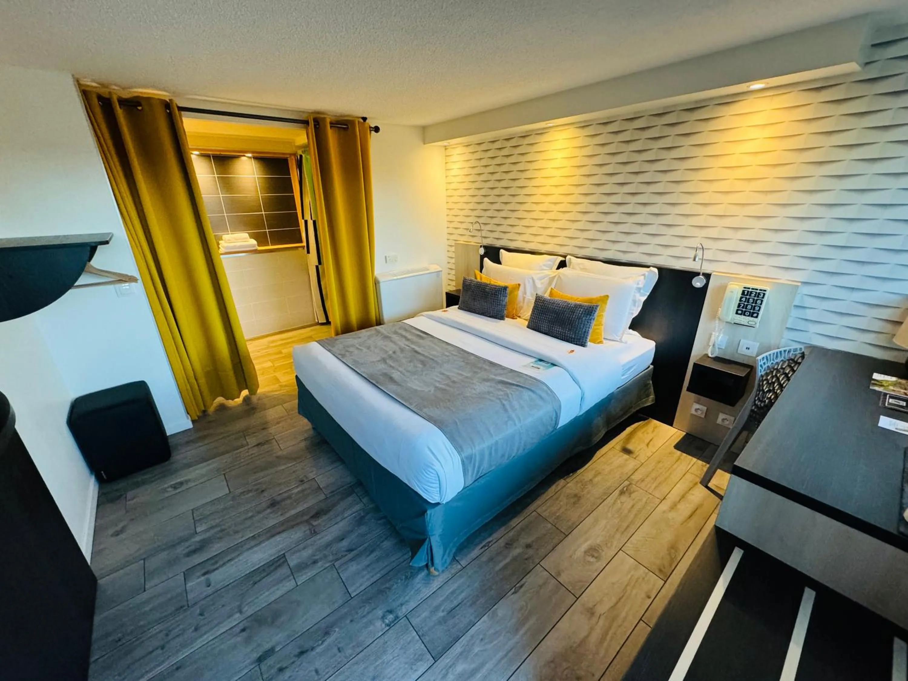 Bed in Kyriad Lisieux