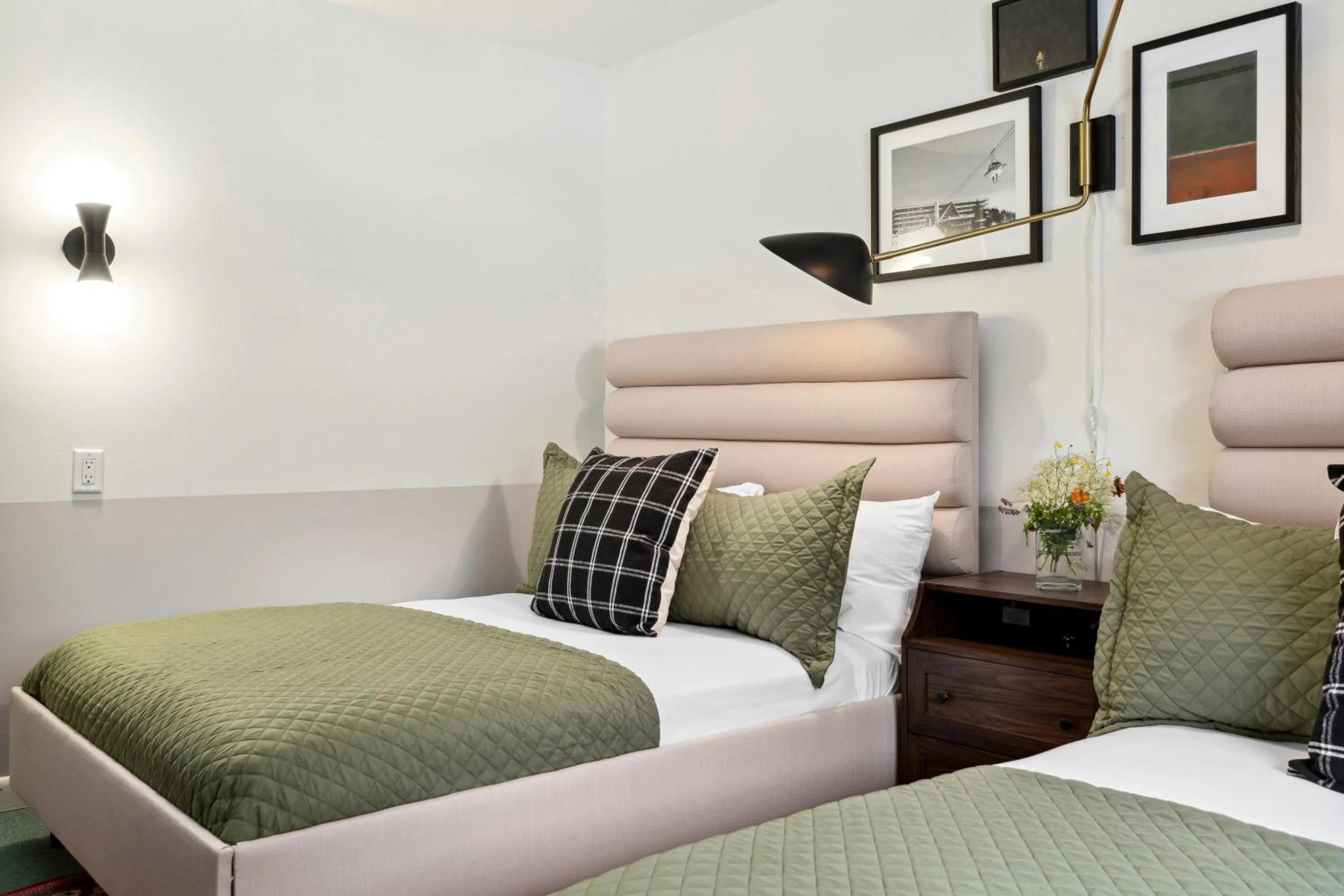 Bed in Mountaineer Inn