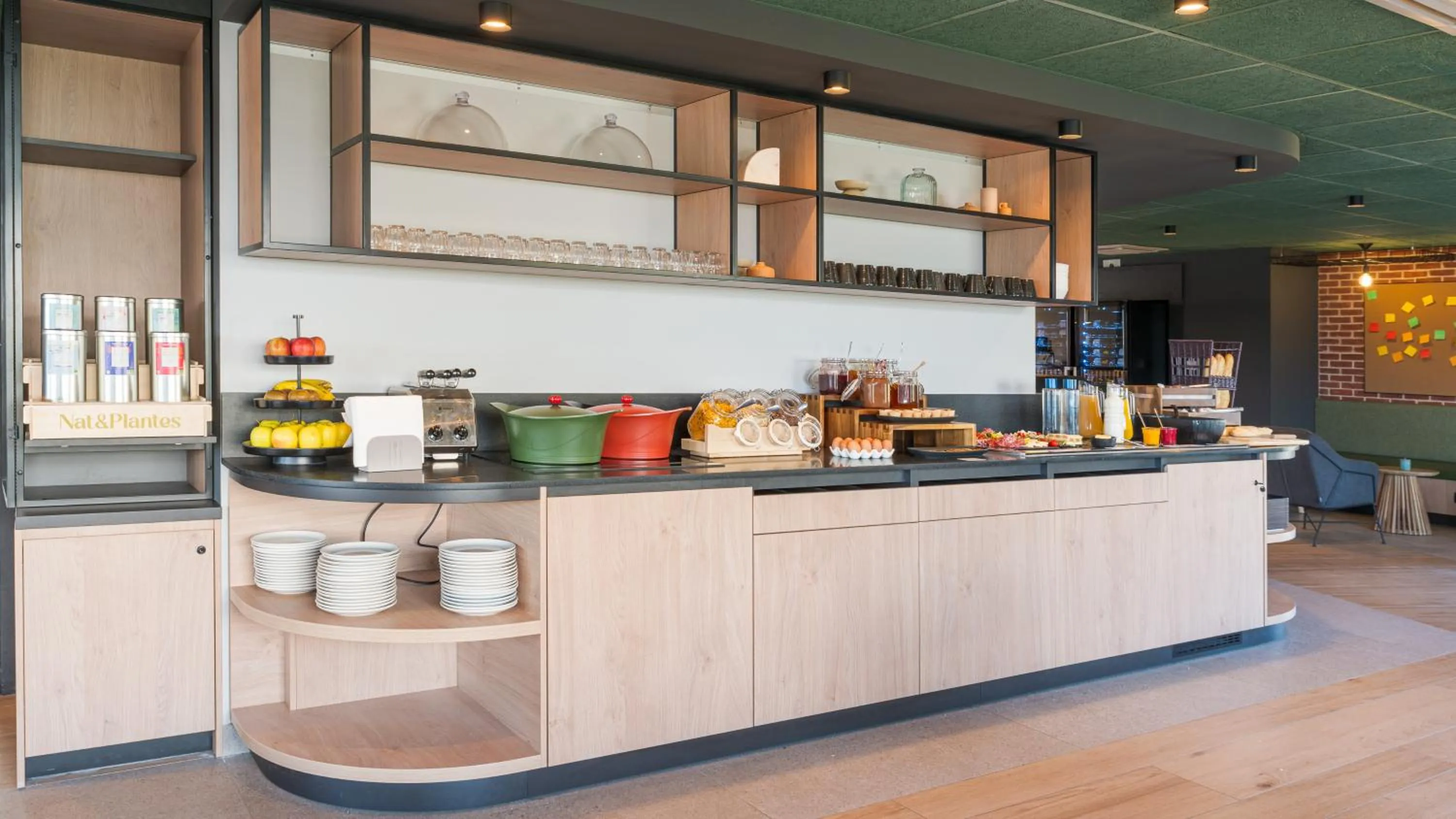 Food and drinks in Campanile NATURE - Lyon Est Bron Eurexpo