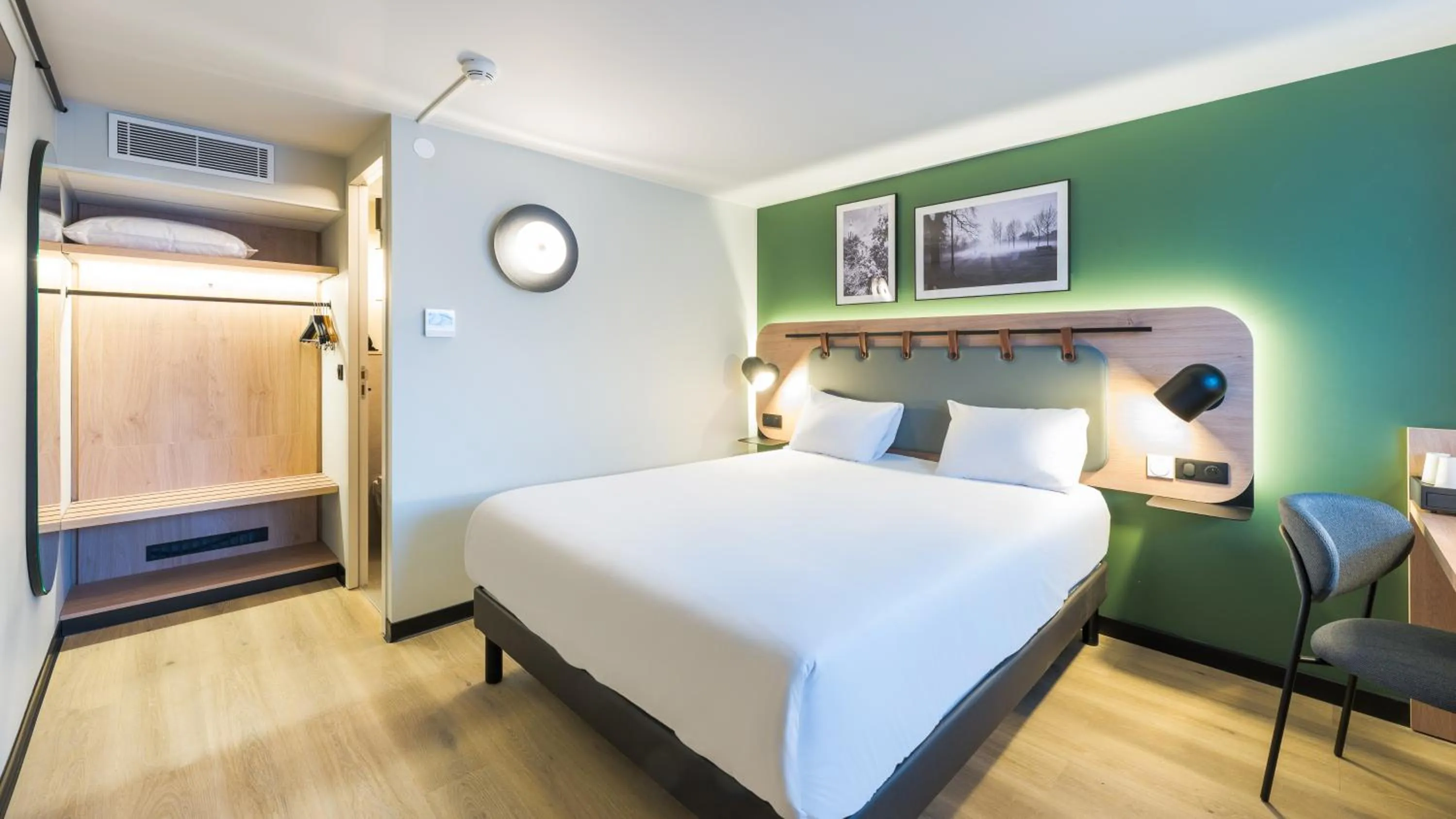 Bed in Campanile NATURE - Lyon Est Bron Eurexpo