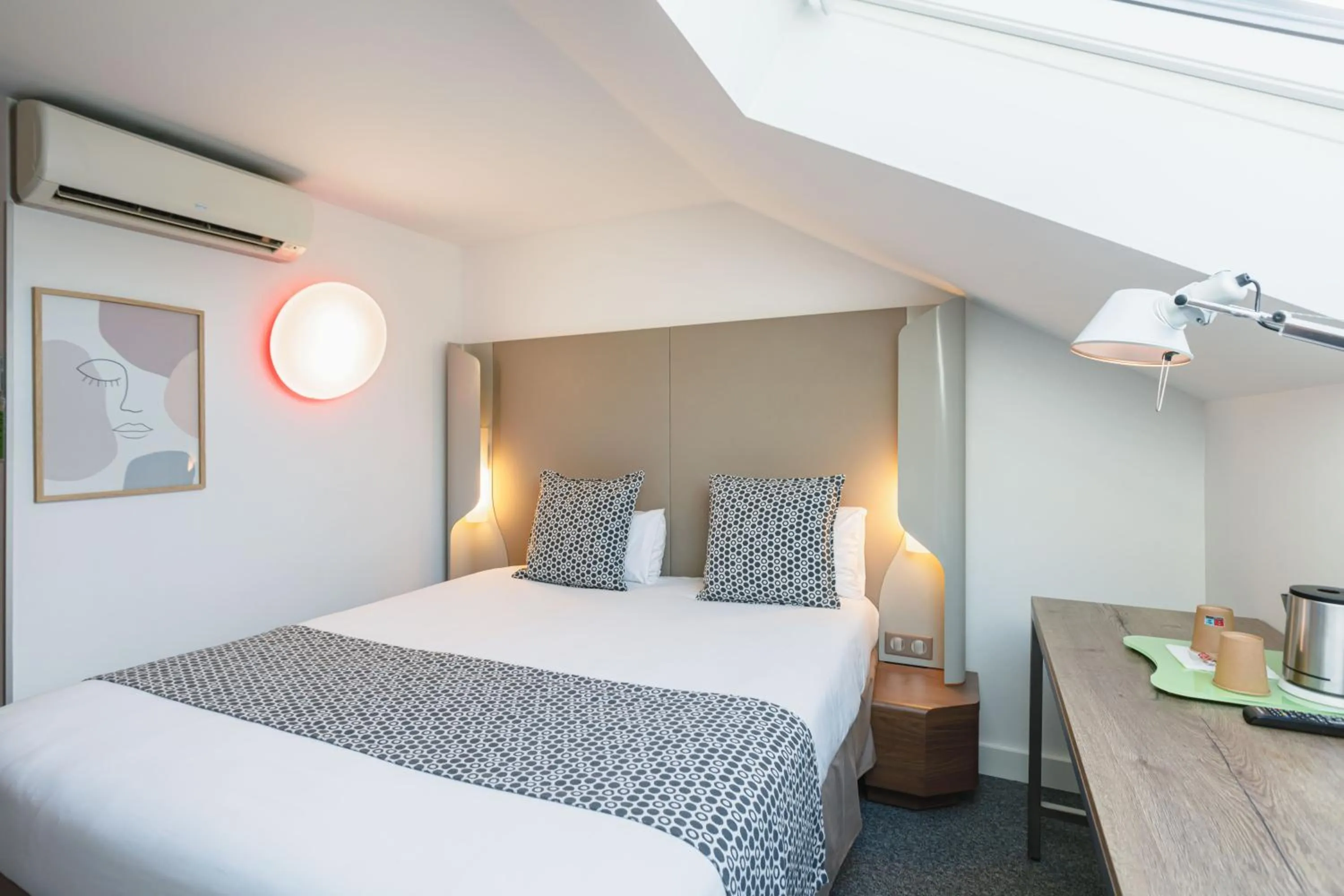 Bedroom, Bed in Campanile NATURE - Lyon Est Bron Eurexpo