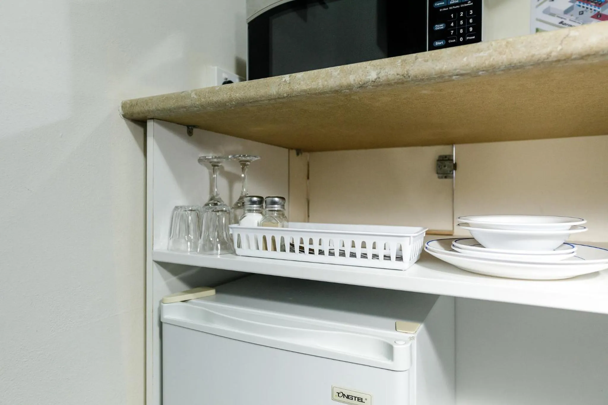 Kitchen or kitchenette in Bendigo Oval Motel