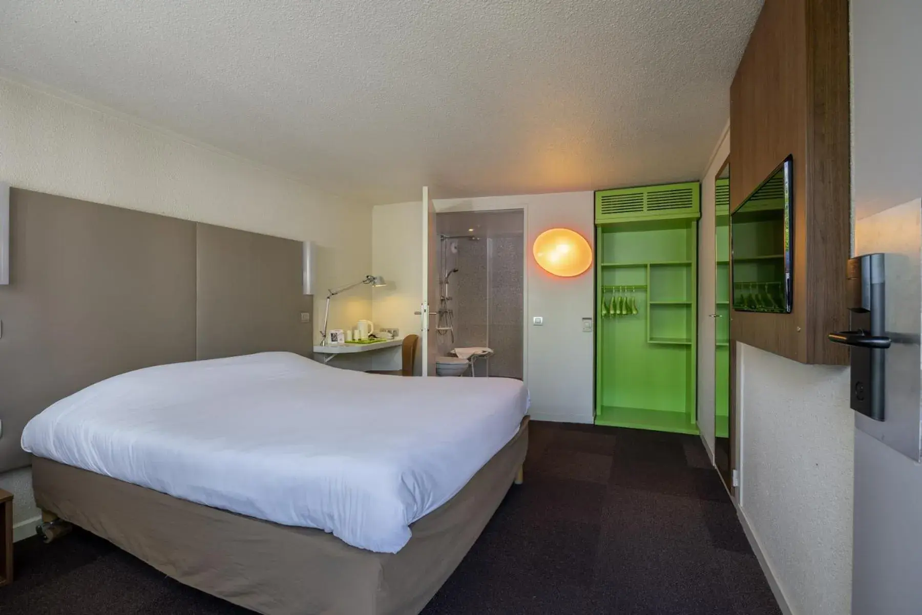 Double Room - Disability Access in The Originals City, Hôtel Mâcon Nord Double Room - Disability Access in The Originals City, Hôtel Mâcon Nord