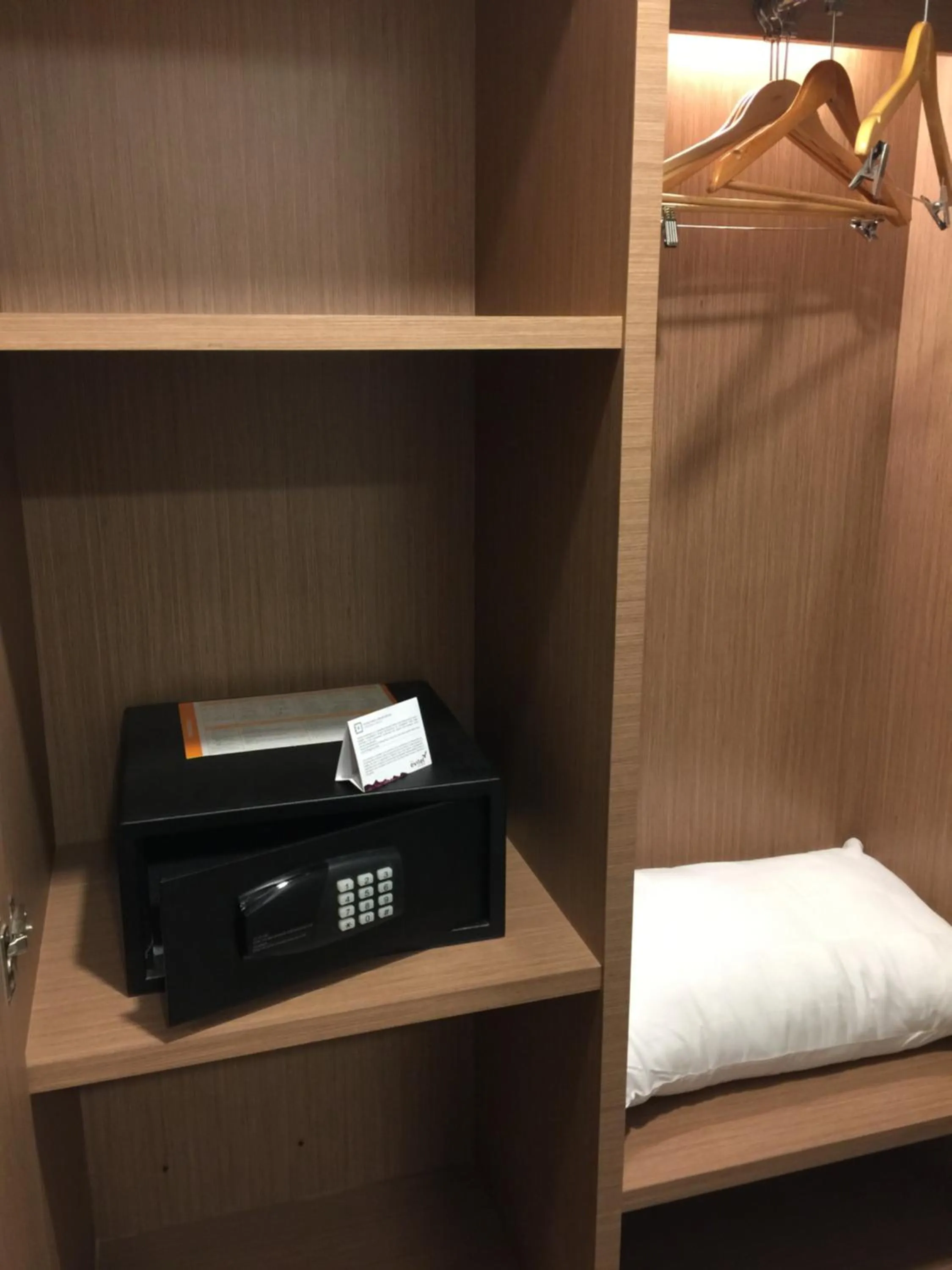 Asialink Easy by Prasanthi