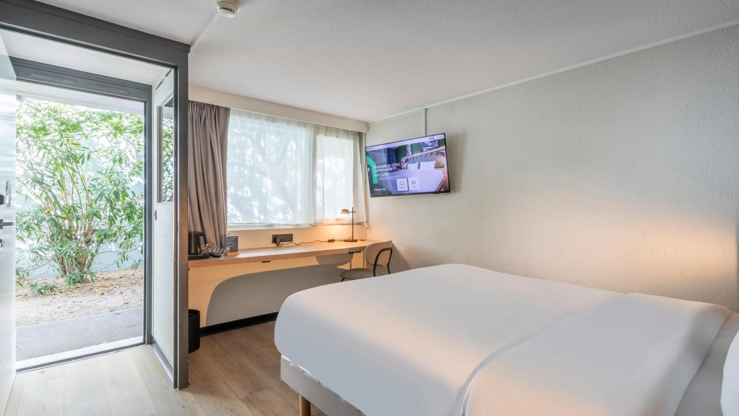 Photo of the whole room, Bed in Campanile NATURE - Marseille Saint-Antoine