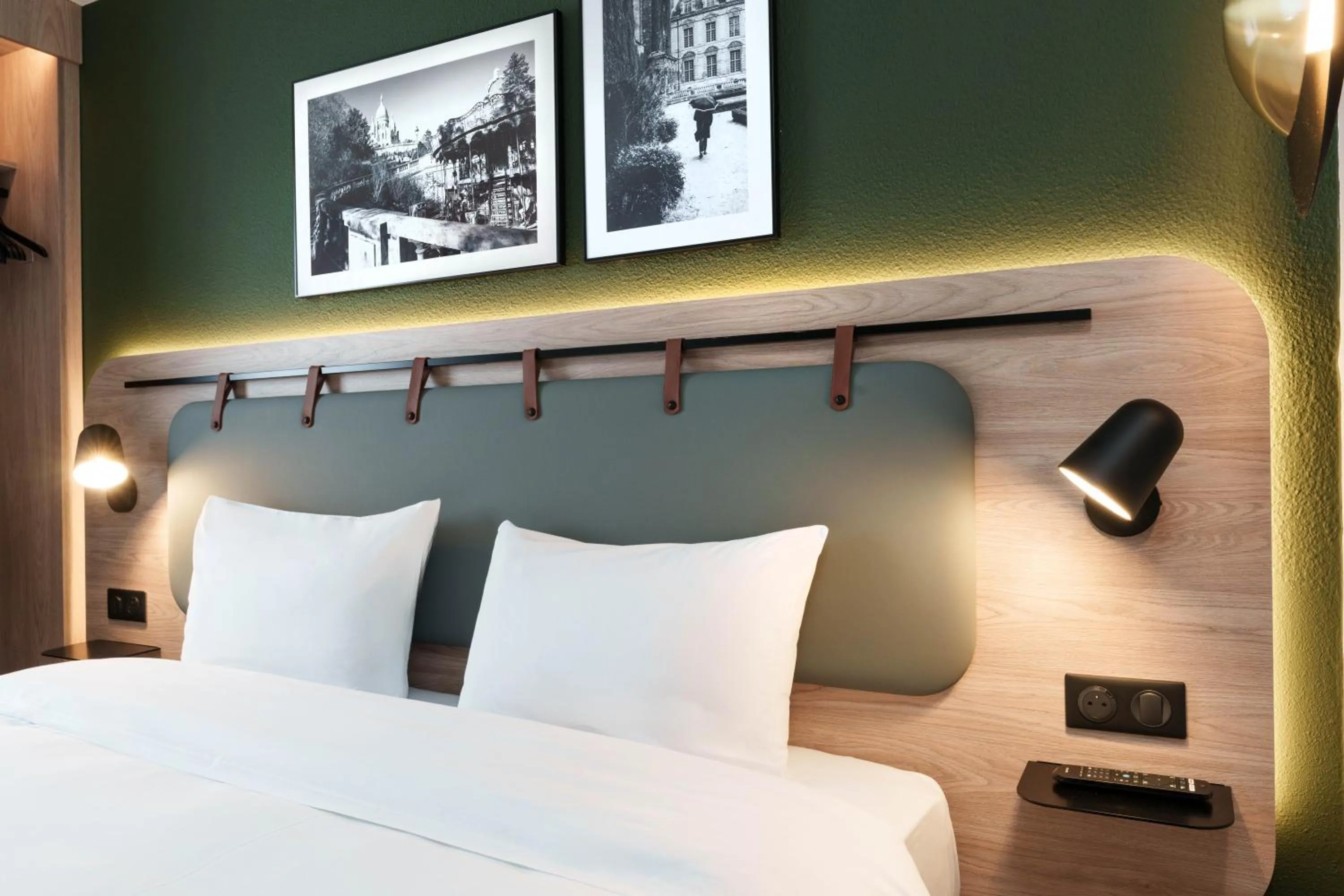 Standard Room - 1 Queen Bed in Campanile Marseille Saint Antoine