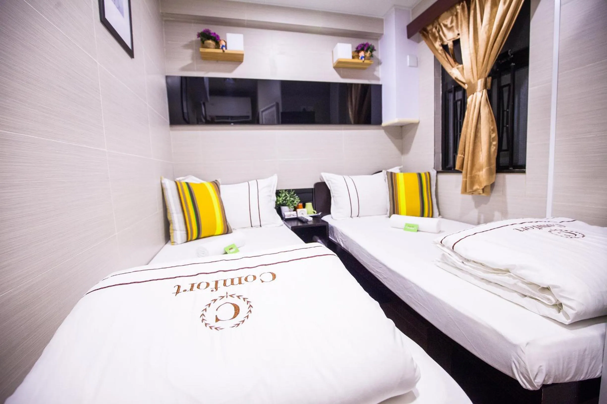 Photo of the whole room, Bed in Smiley Inn