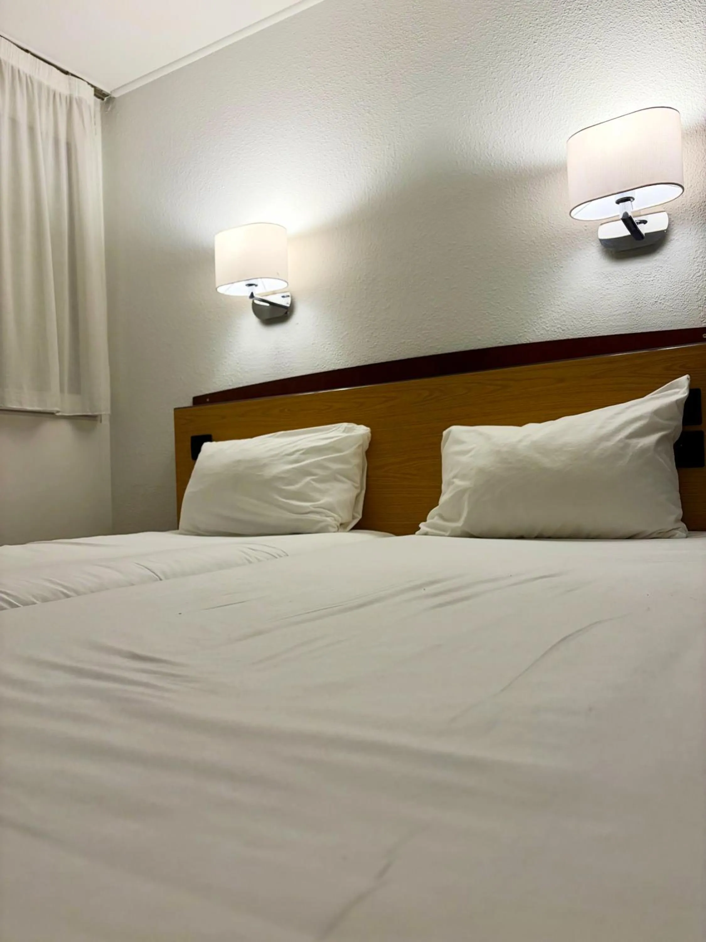 Bed in Kyriad Direct Marseille Est La Valentine