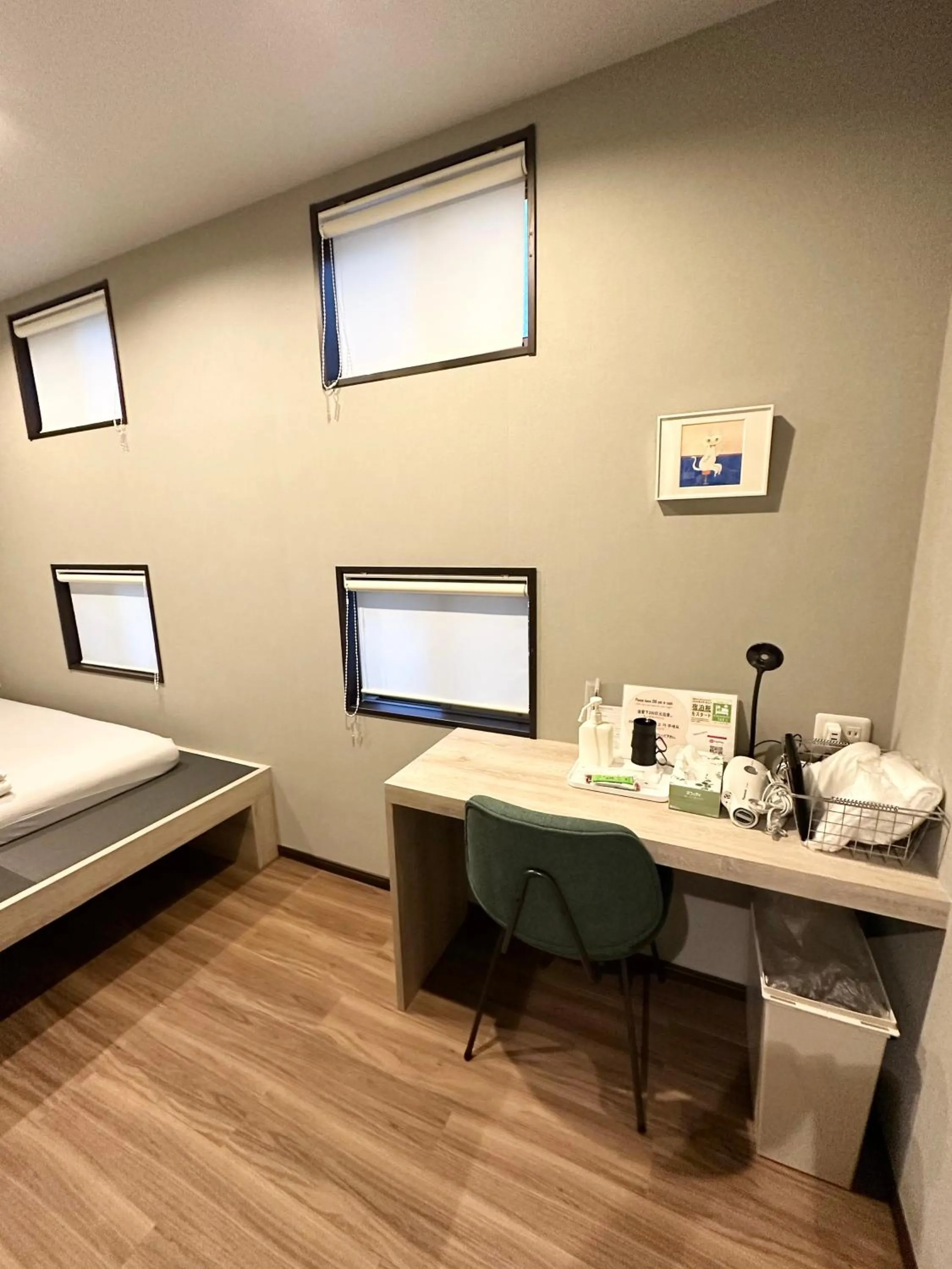 Bedroom, Bed in Nekokura Hostel