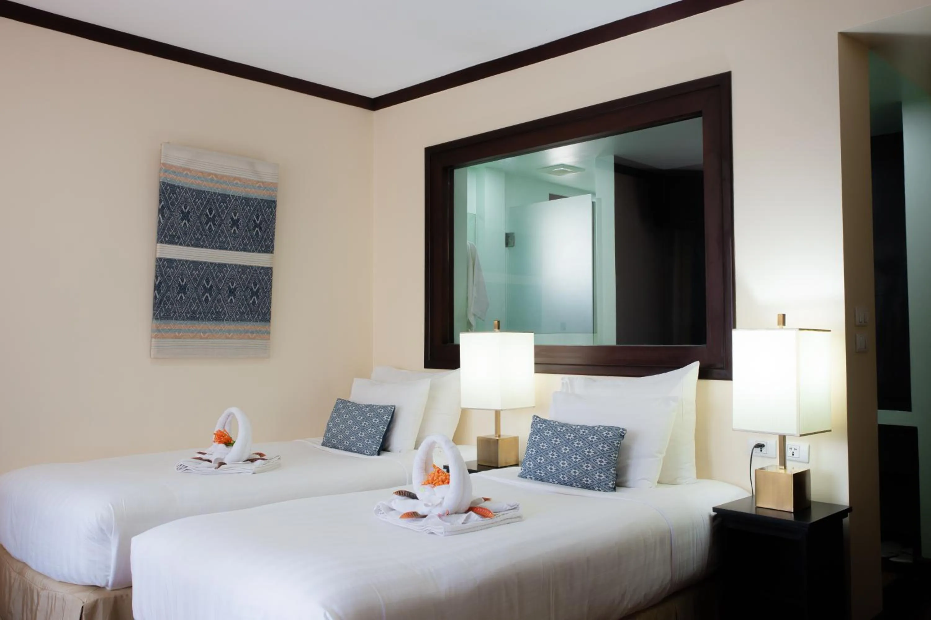 Restaurant/places to eat, Bed in Parasol Blanc