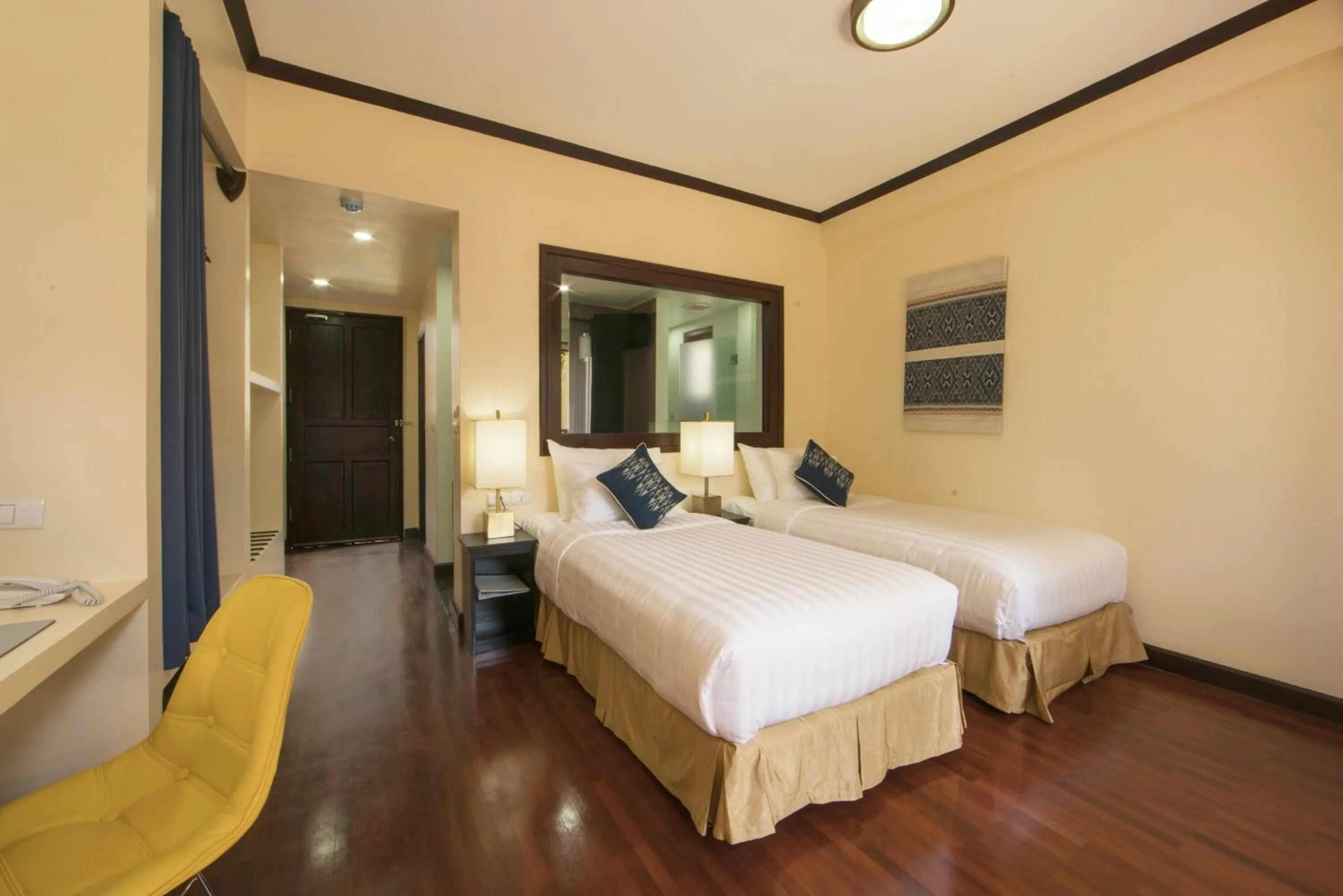 Bed in Parasol Blanc