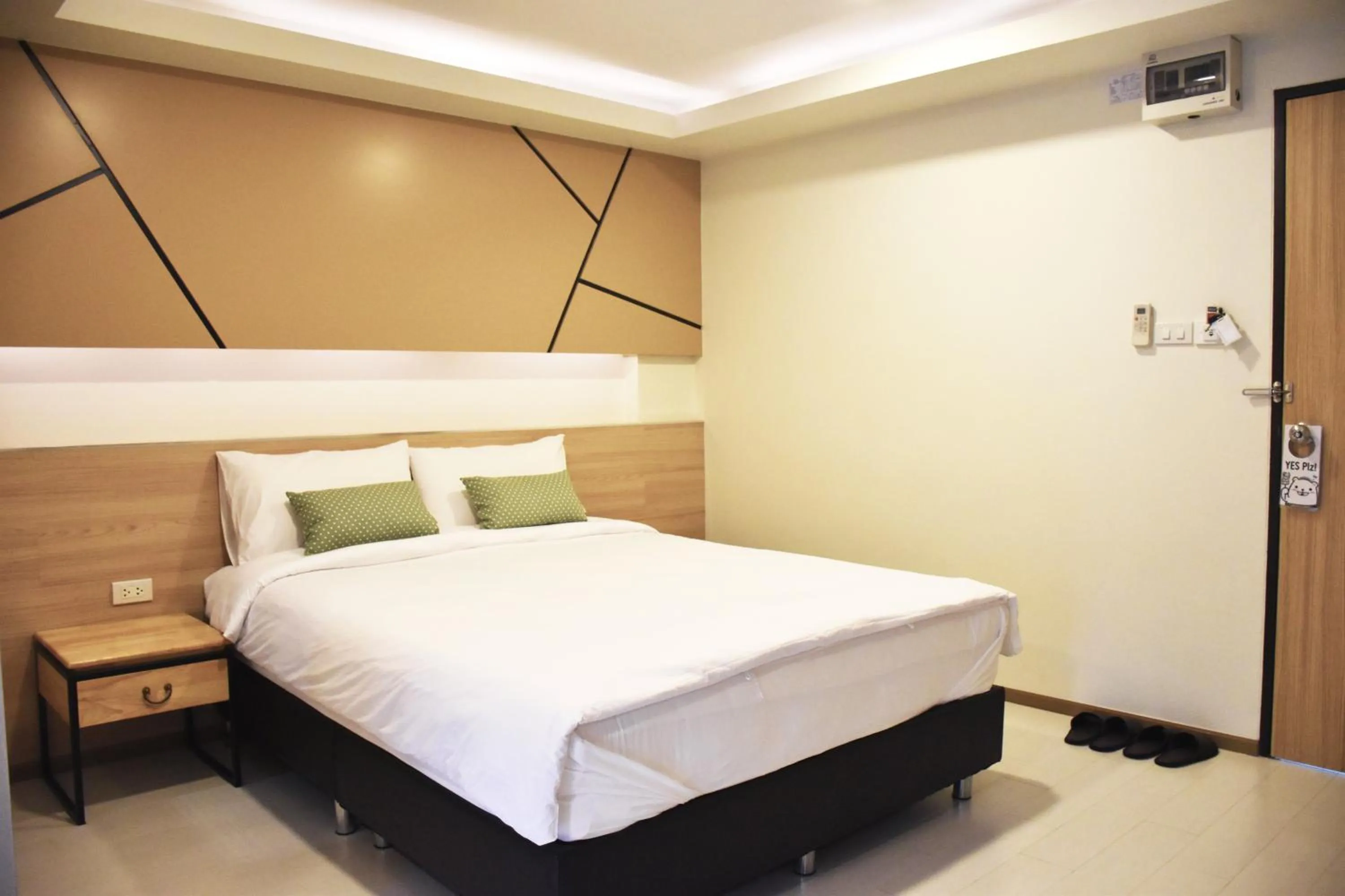 Day, Bed in TUCK Me iN