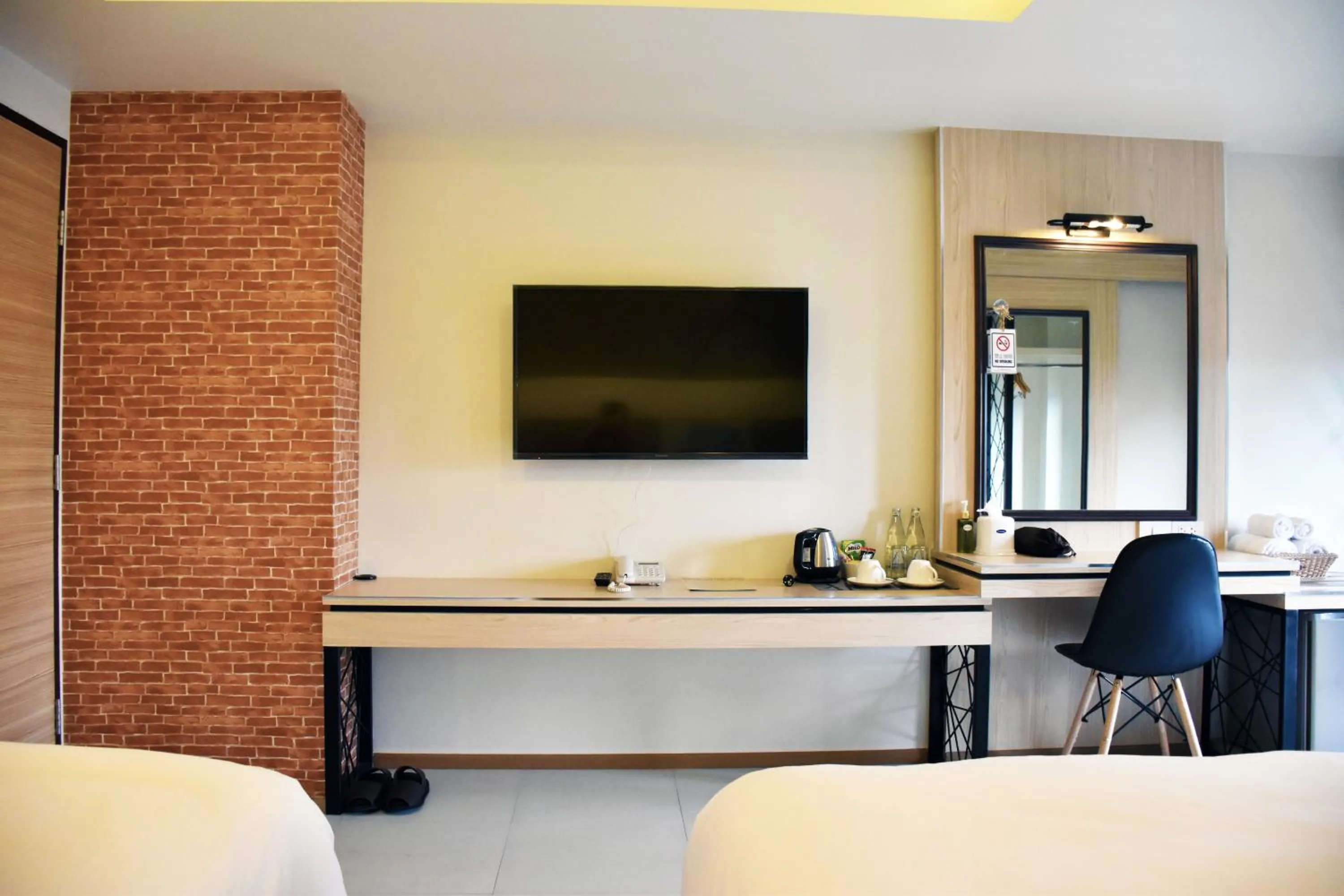 Spring in TUCK Me iN