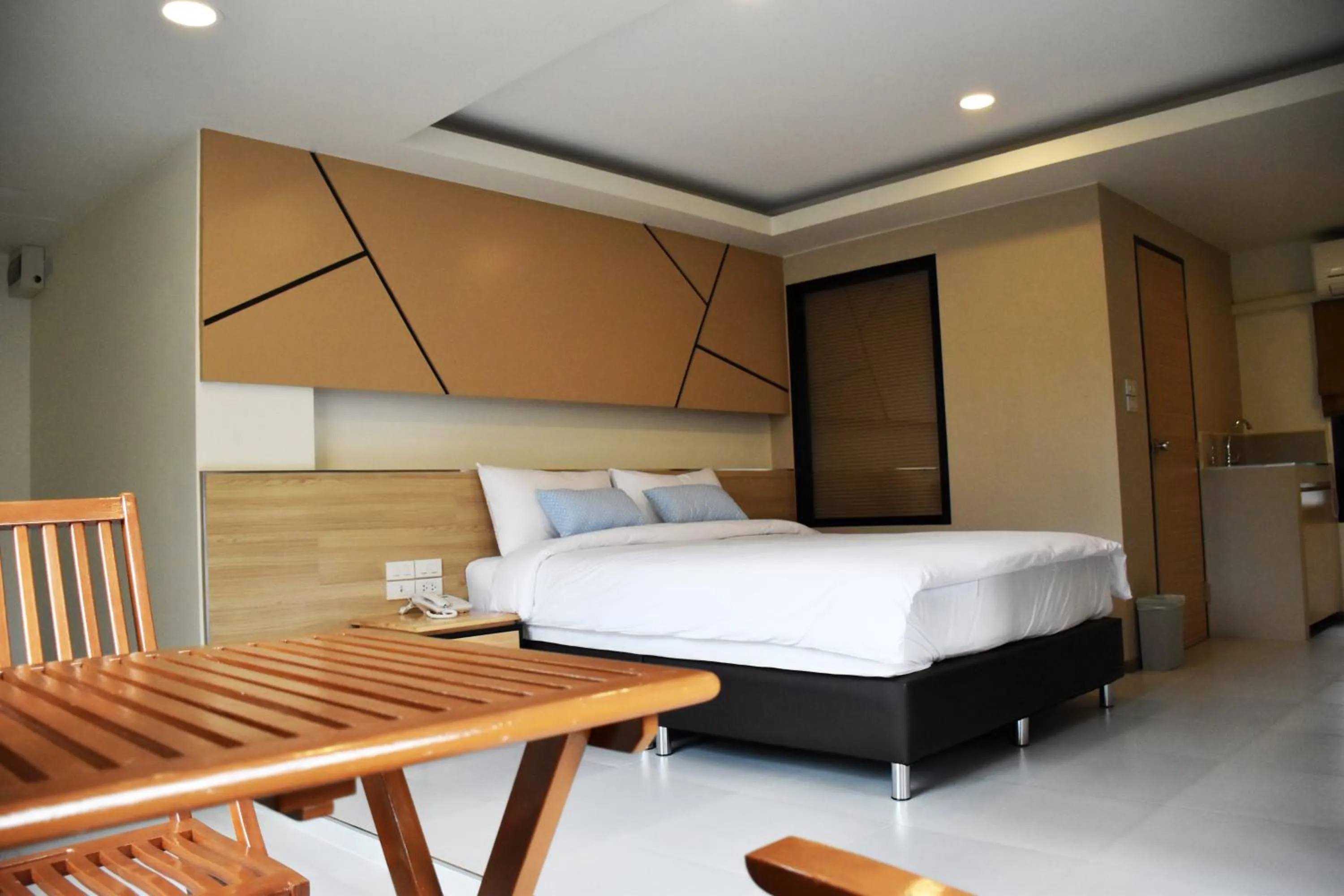 Spring, Bed in TUCK Me iN