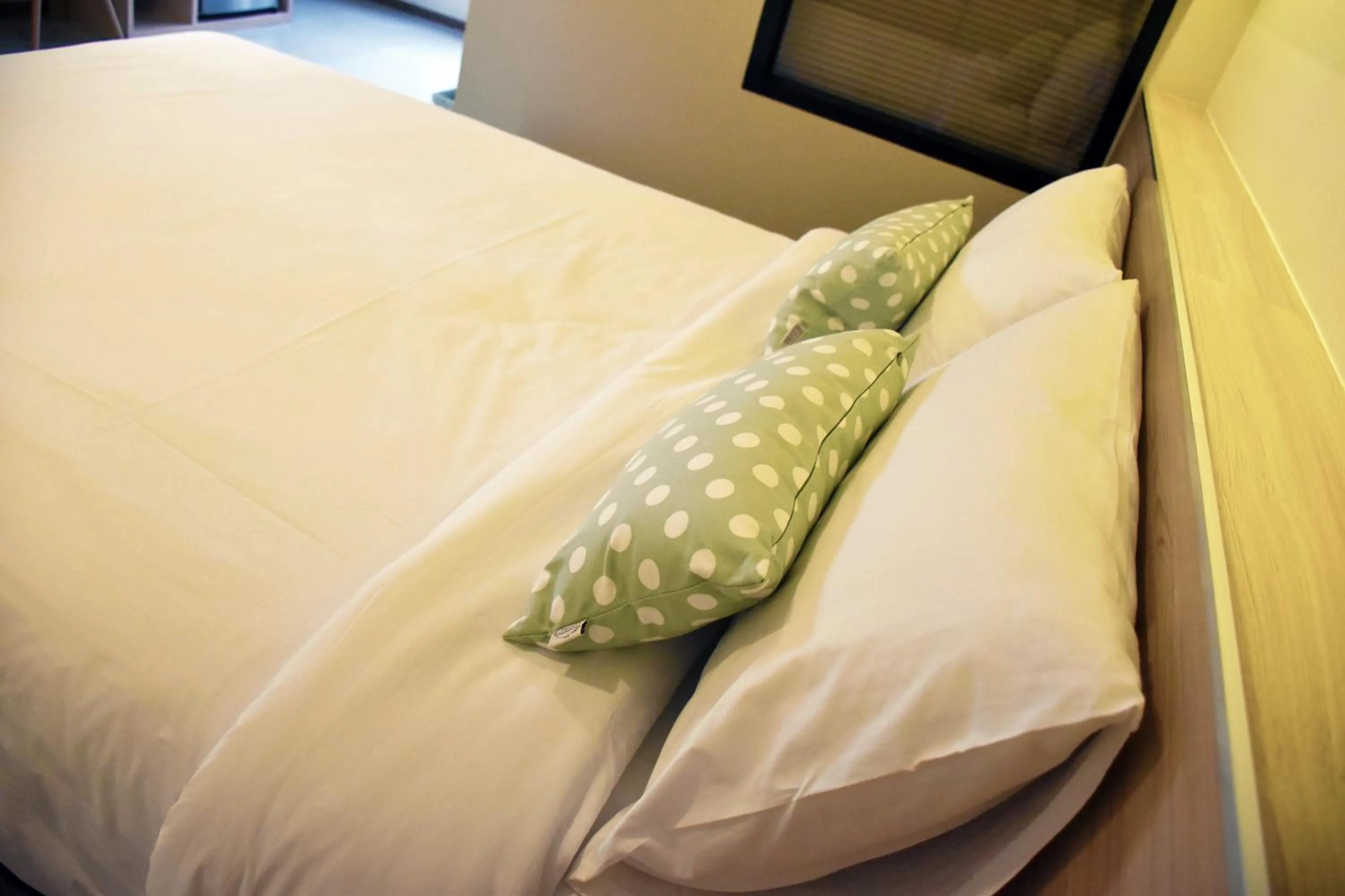 Day, Bed in TUCK Me iN