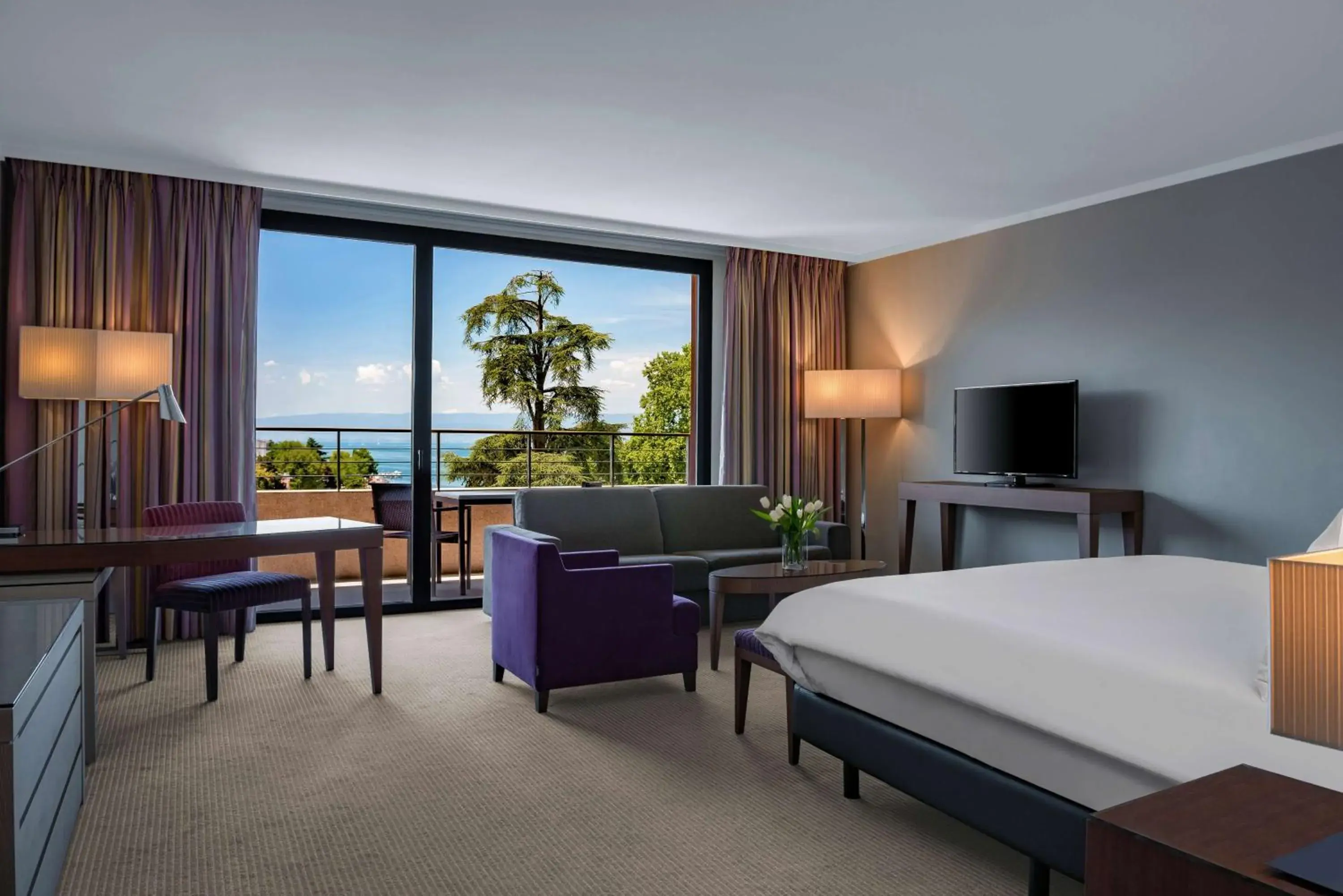 Junior Suite in Hilton Evian Les Bains Junior Suite in Hilton Evian Les Bains