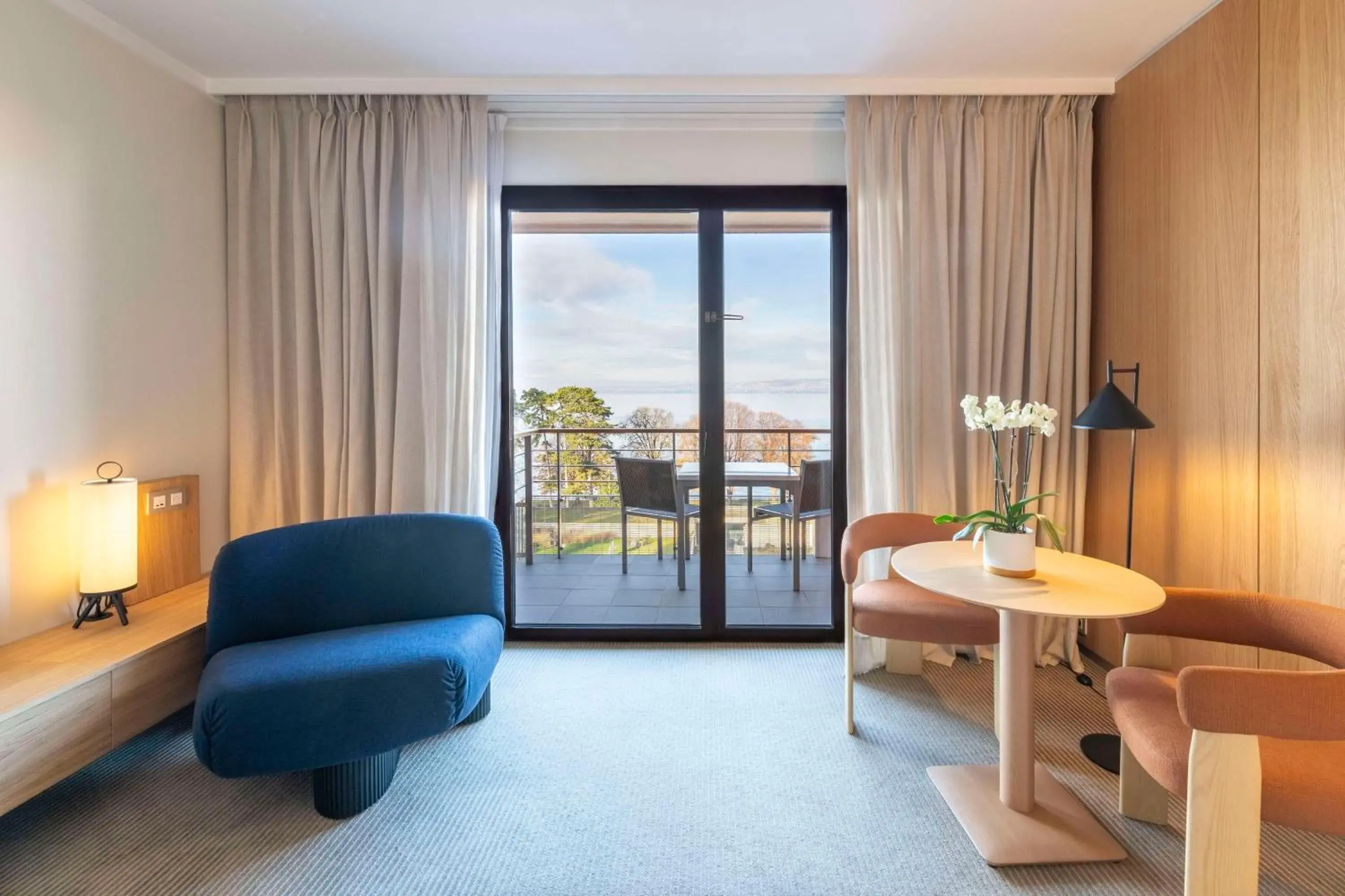 Deluxe Suite with Lake View in Hilton Evian Les Bains Deluxe Suite with Lake View in Hilton Evian Les Bains