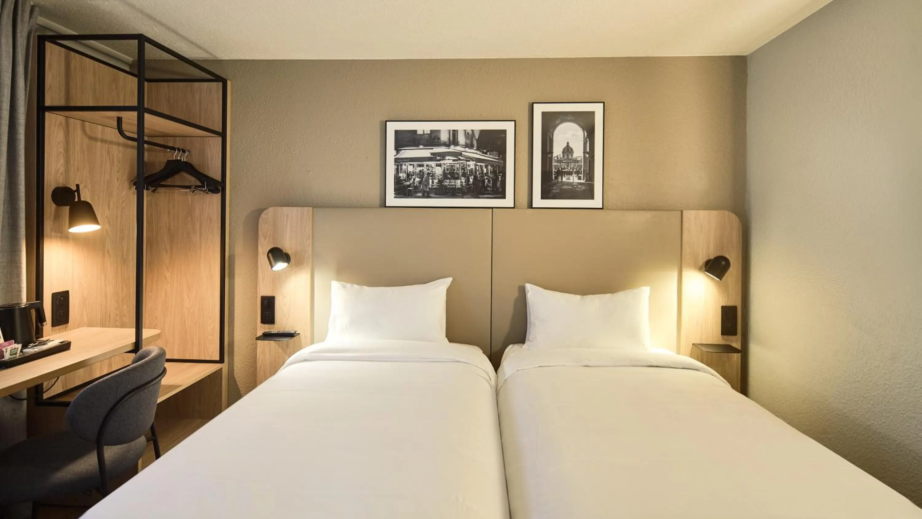 Bed in Campanile Paris CDG Airport Villepinte
