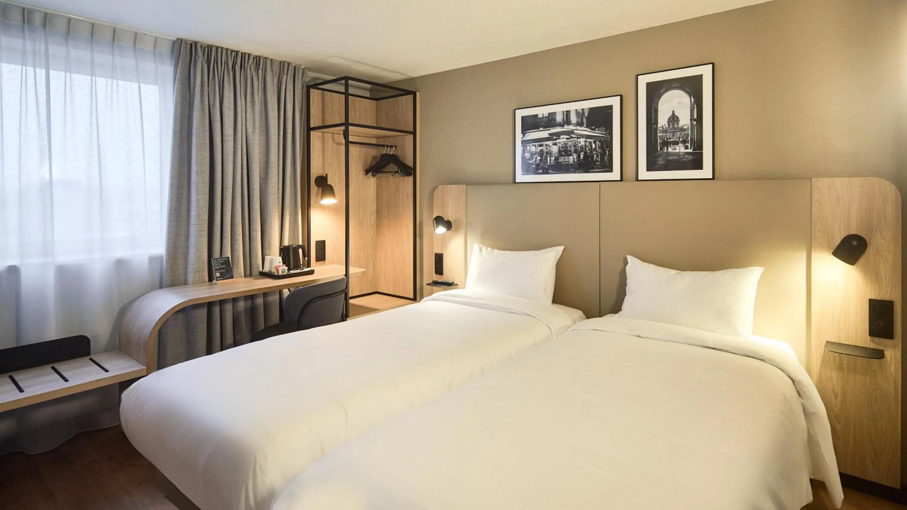 Bed in Campanile Paris CDG Airport Villepinte