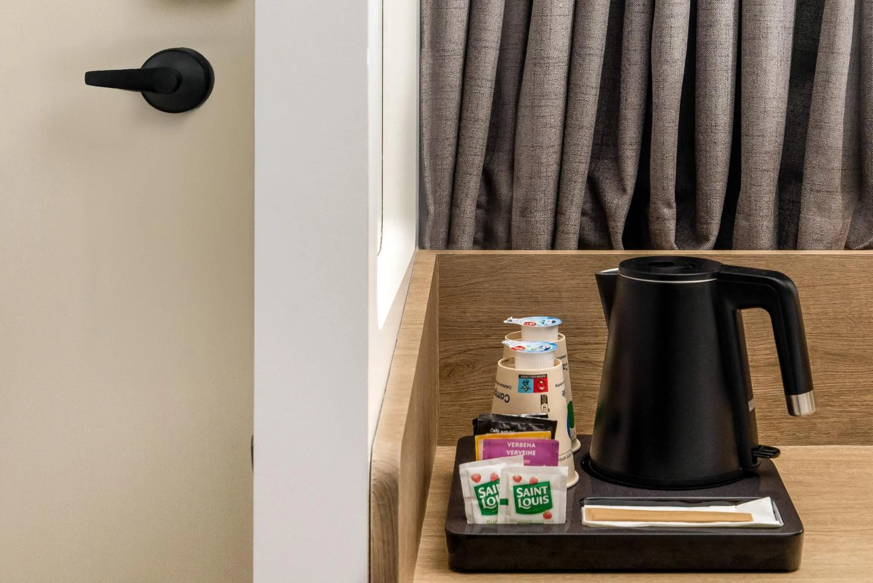 Coffee/tea facilities in Campanile PRIME - Arcueil