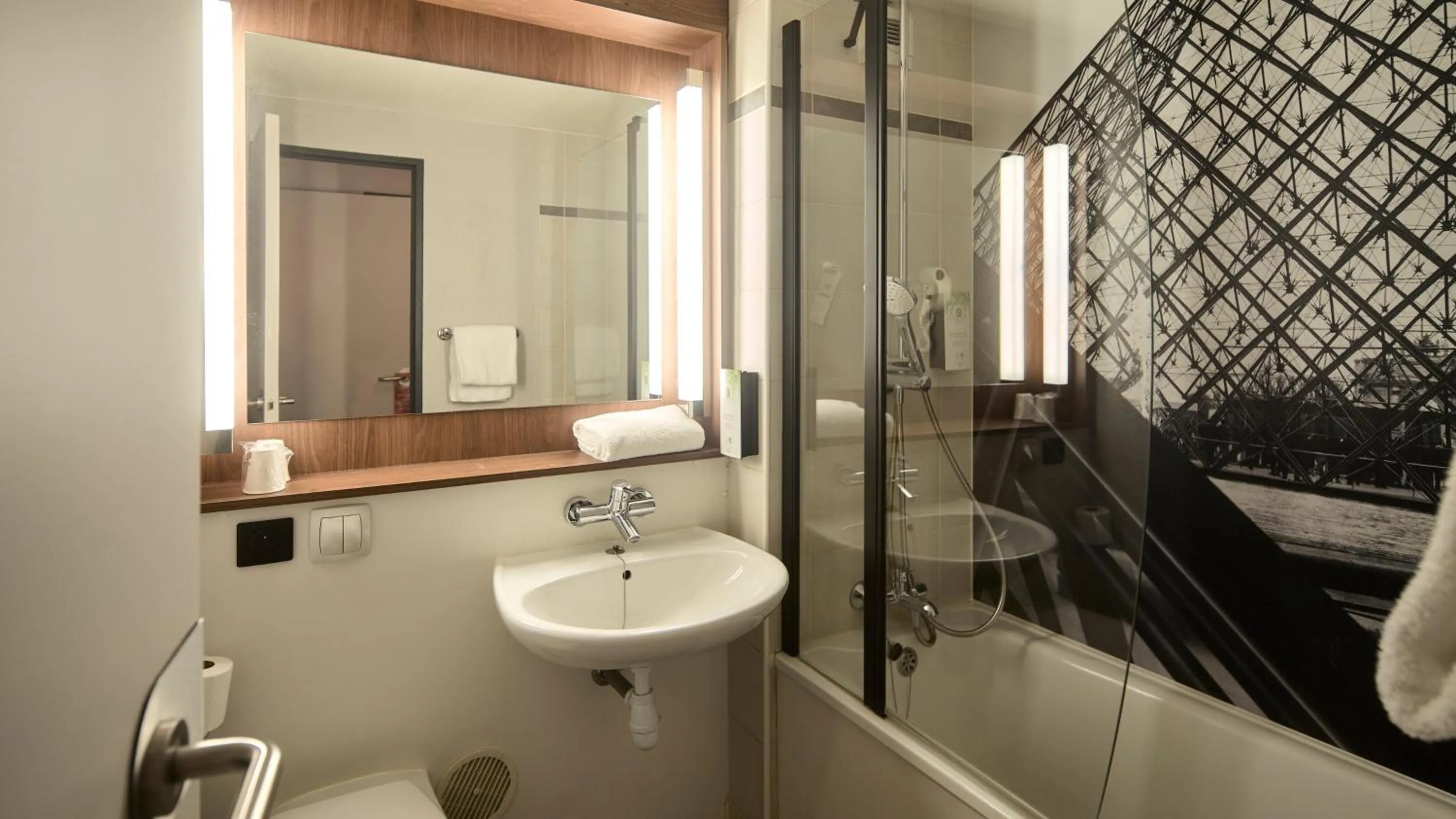 Shower in Campanile PRIME - Arcueil