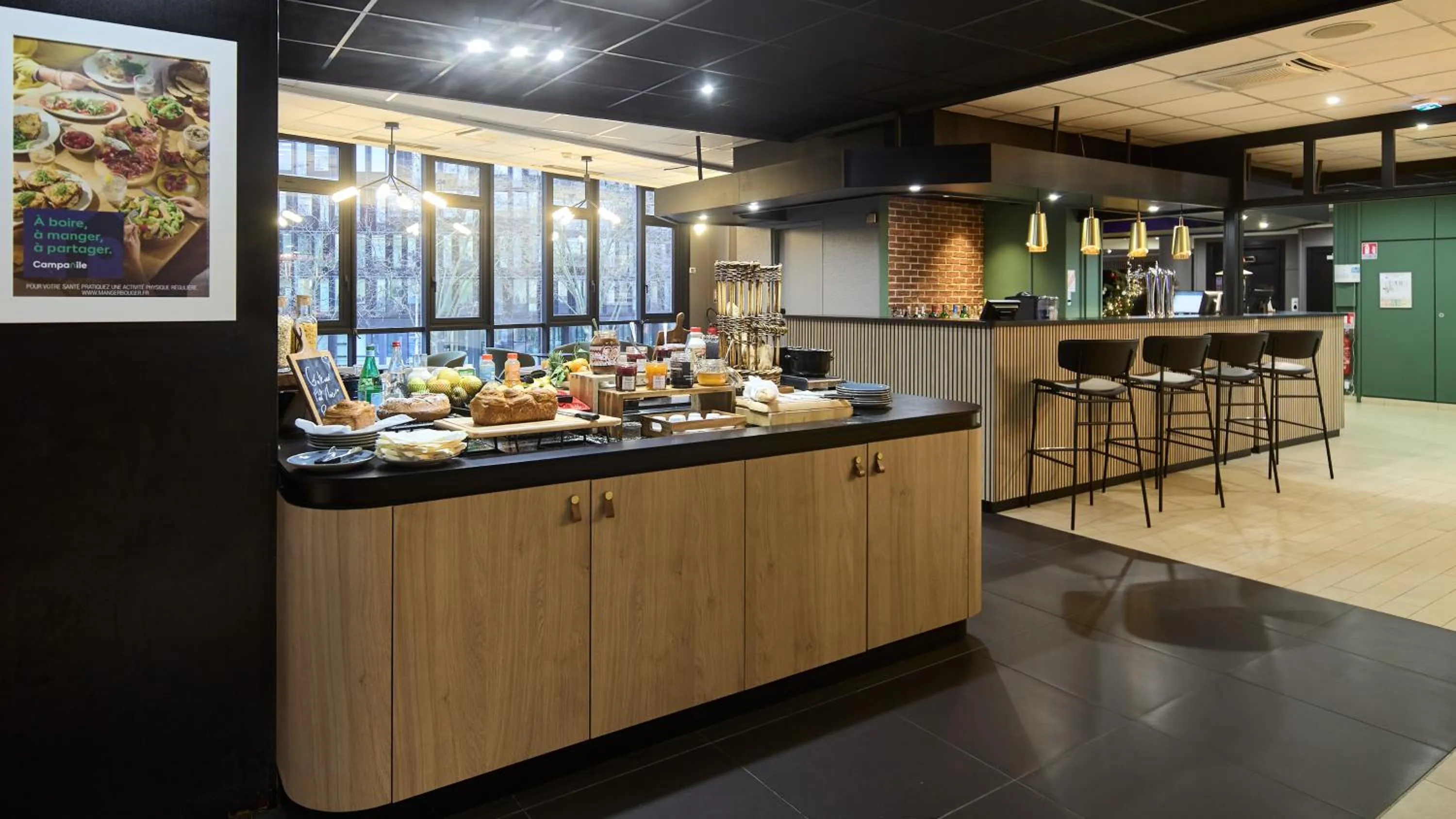 Buffet breakfast in Campanile PRIME - Arcueil