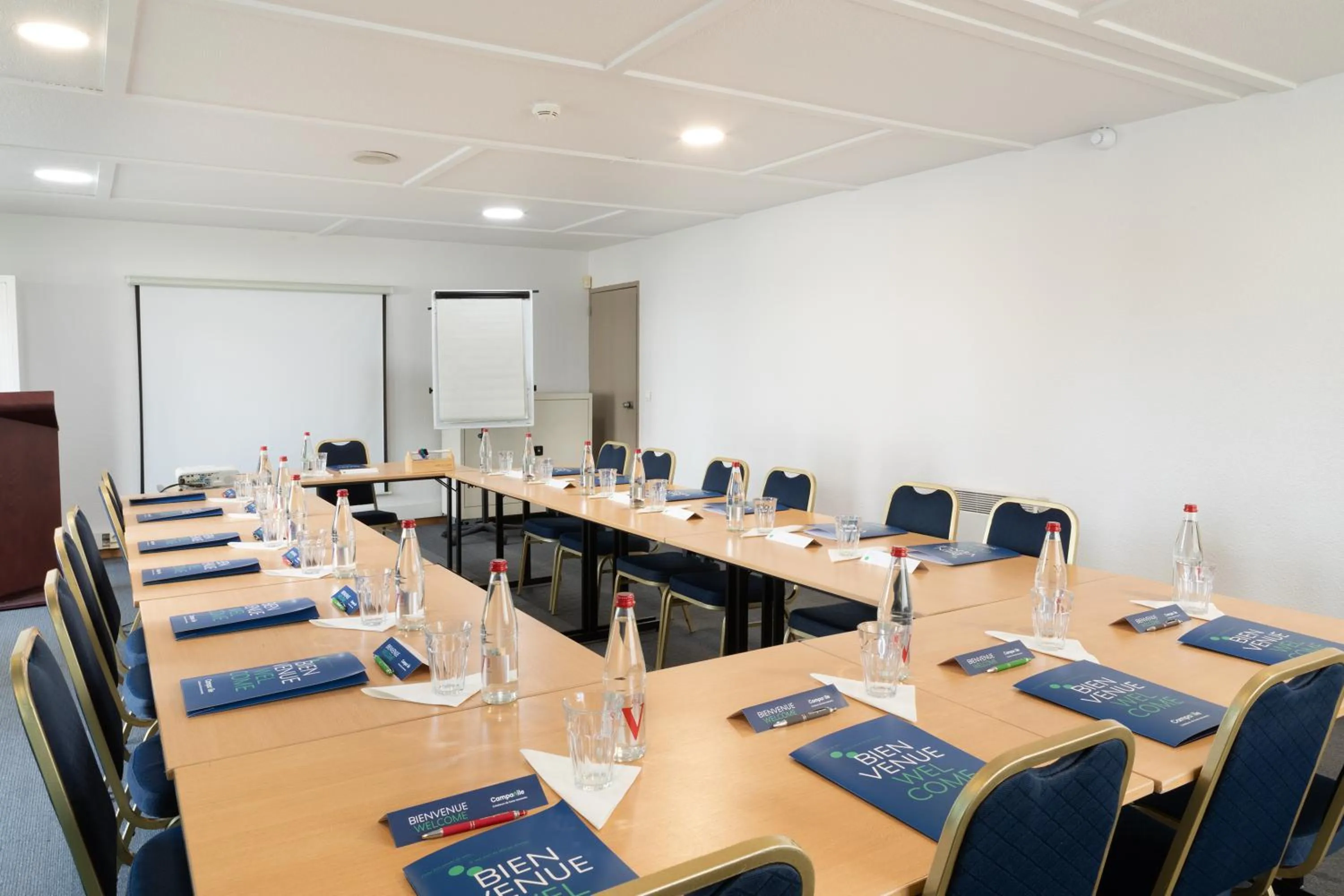 Meeting/conference room in Hotel Morangis Orly