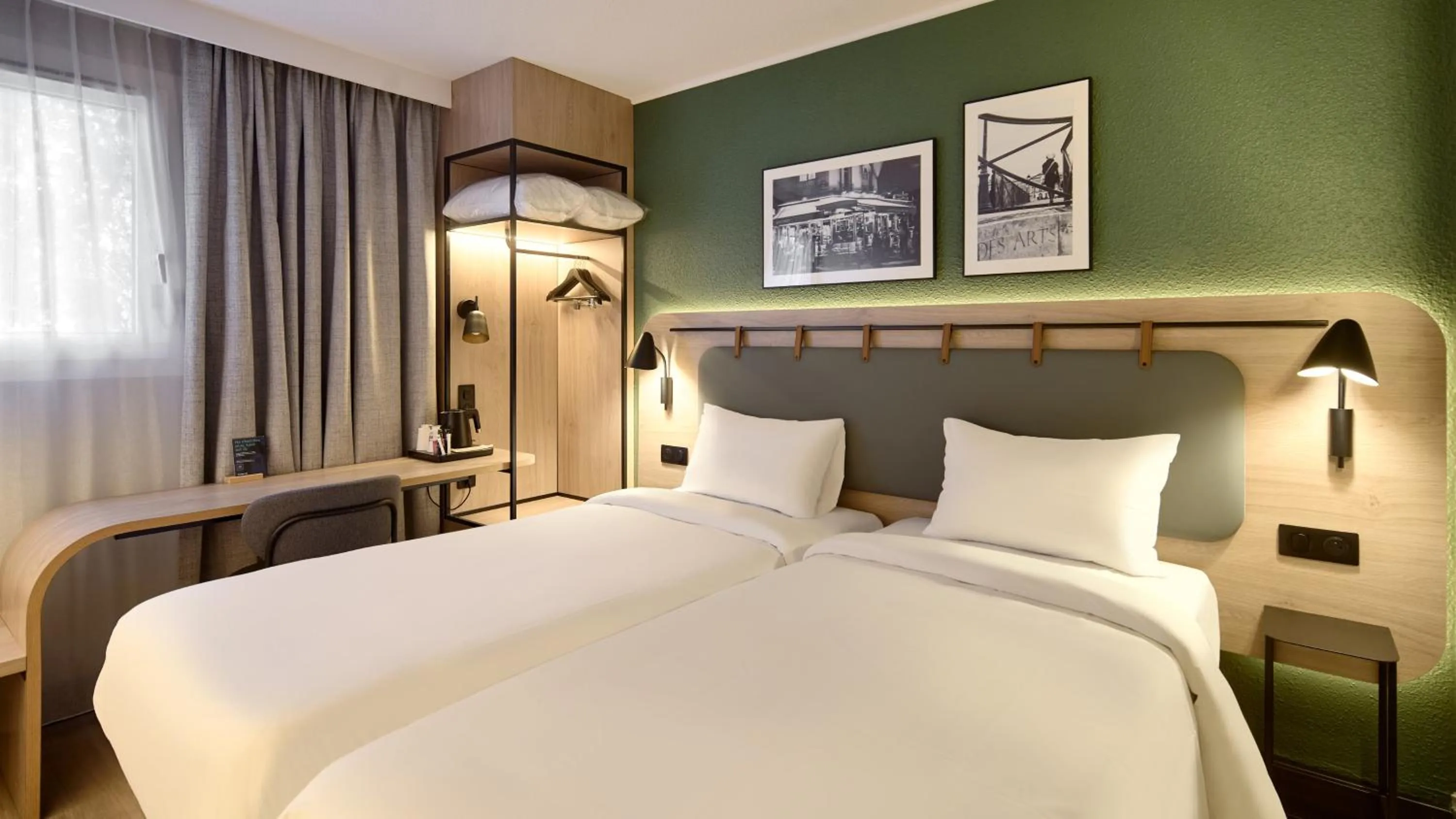 Bed in Campanile Villejuif