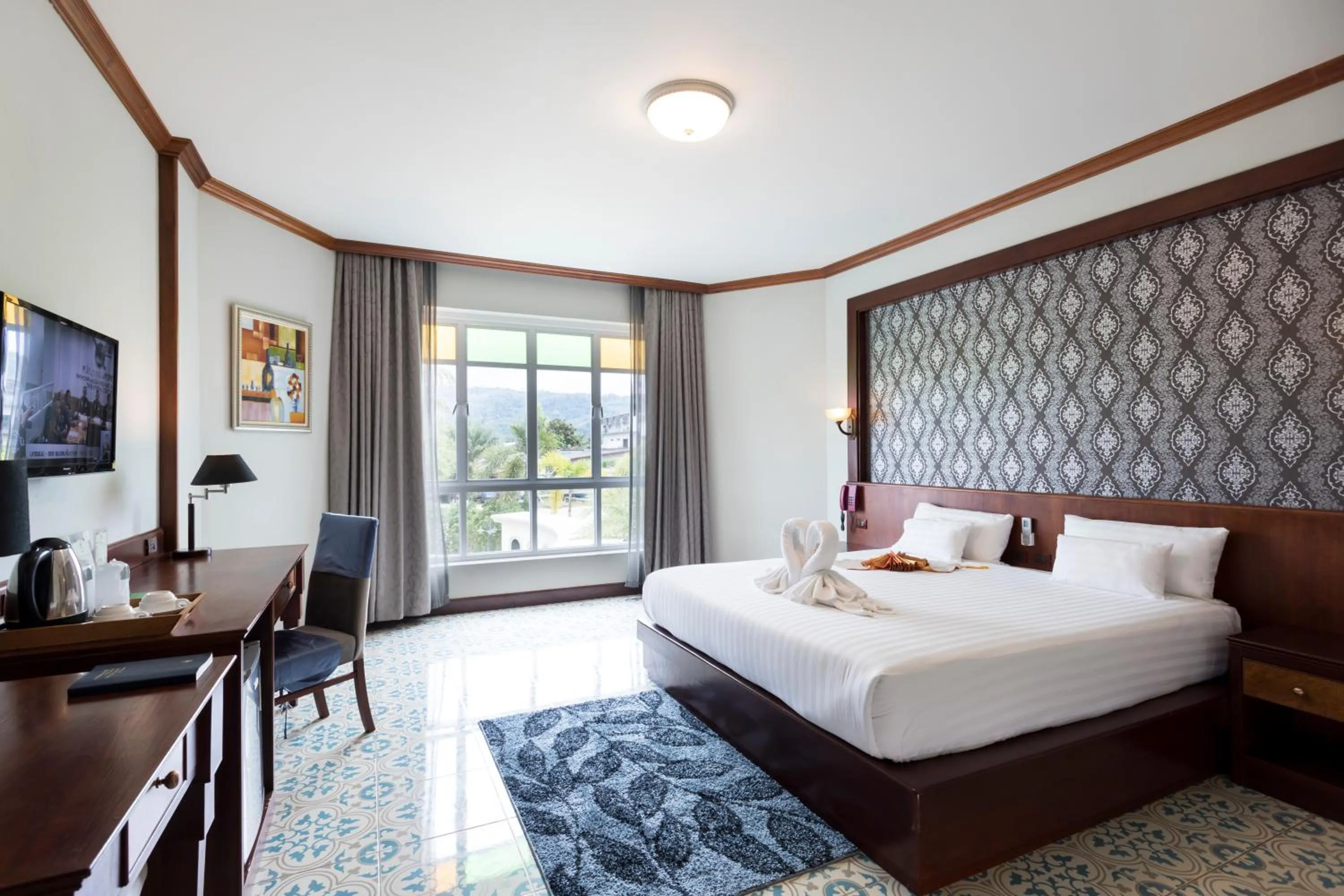 Bedroom, Bed in Erawan Hotel